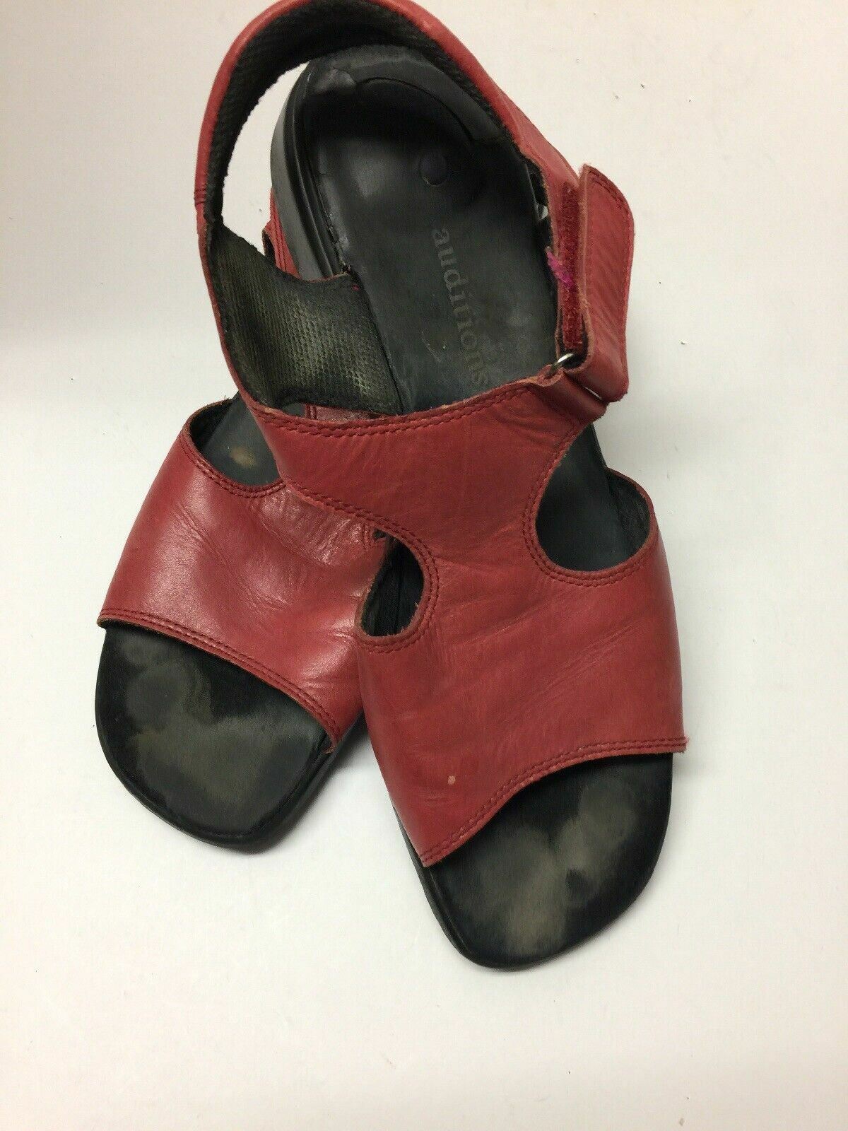 Auditions Ladies 1 1/2 In Wedge Heel Sandal Size 12AA Red A239ss