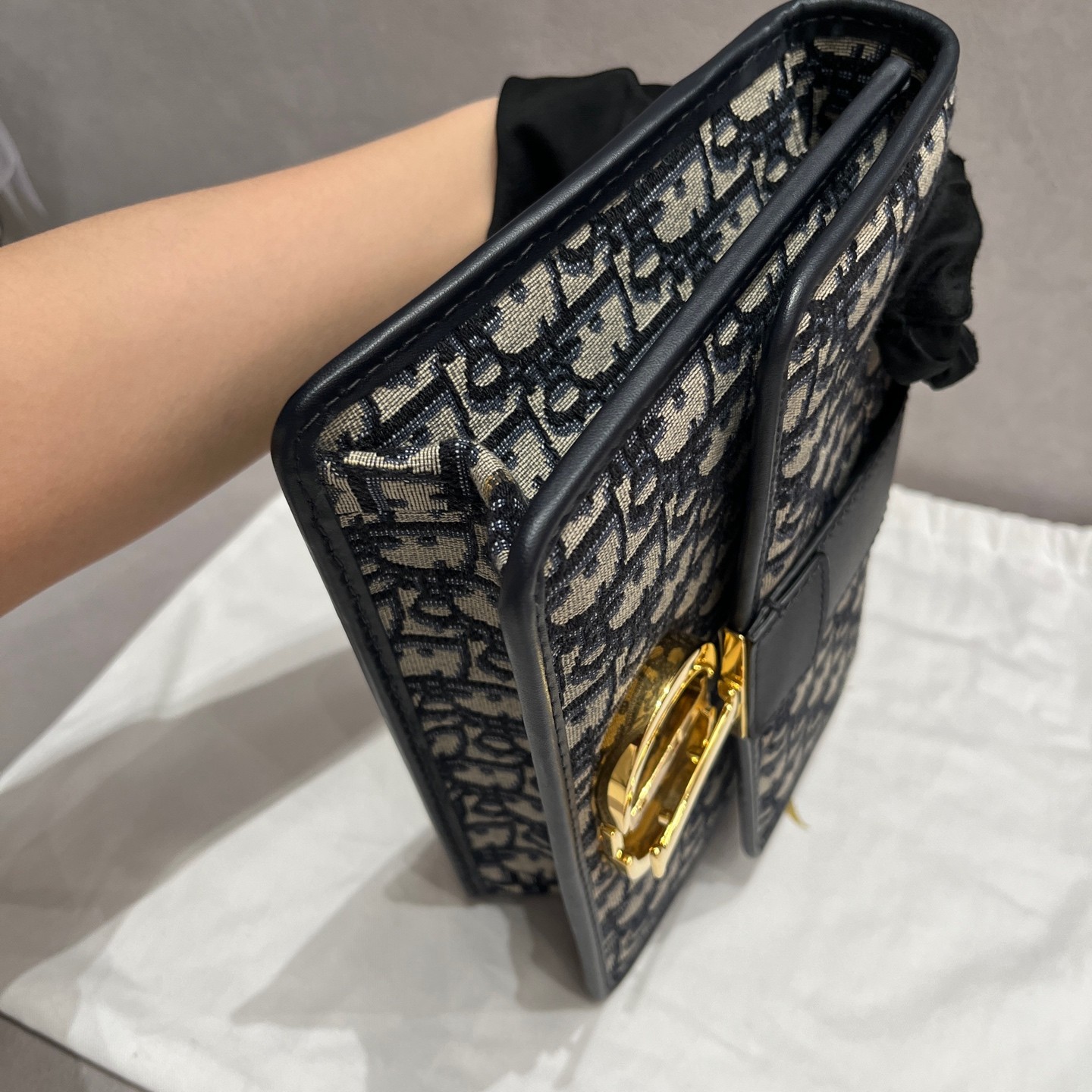 Dior 30 Montaigne Medium Navy Beige Canvas Calfskin Crossbody Bag US Ship