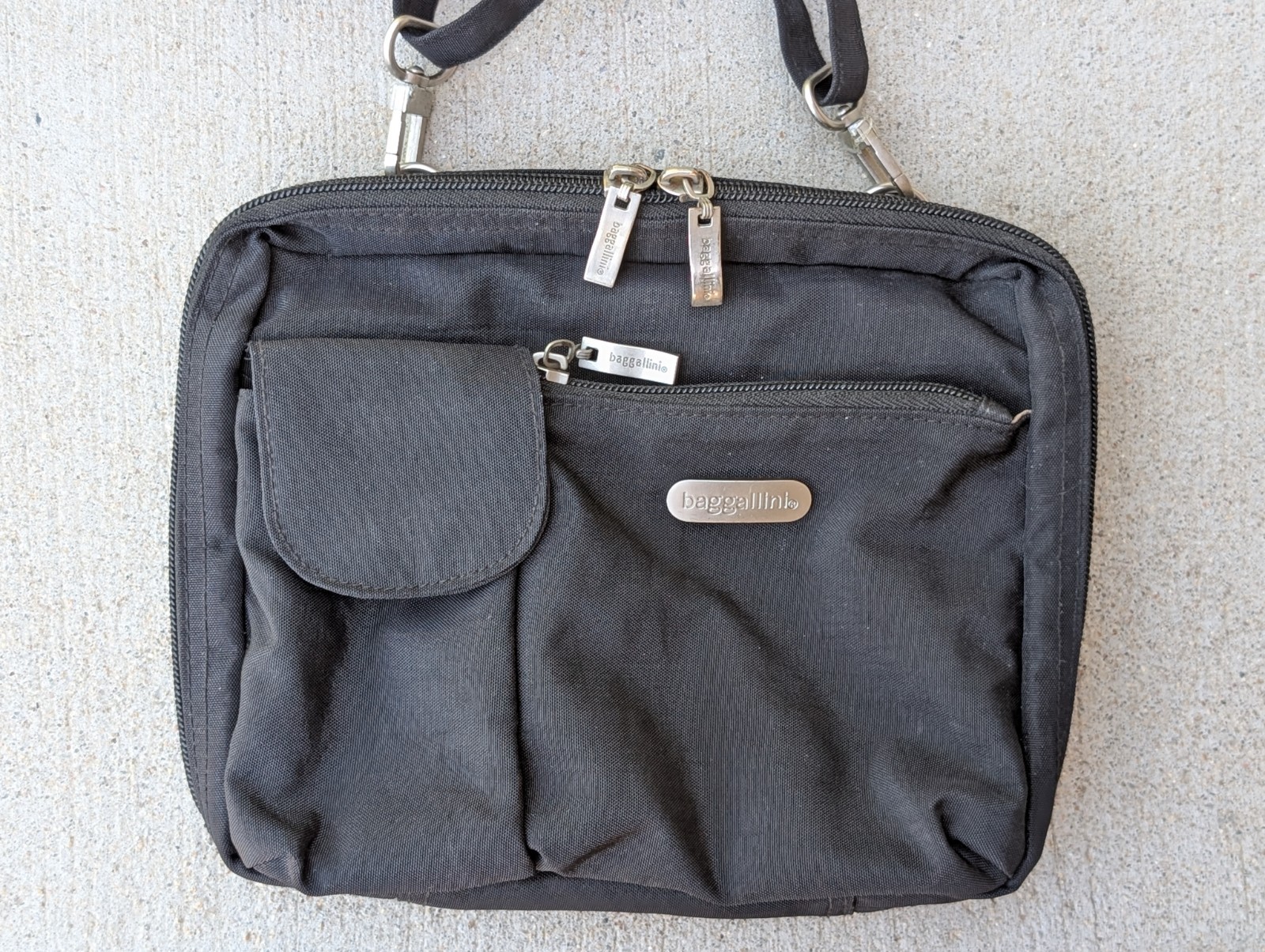 Baggallini 3-in-1 Black Nylon Crossbody Belt Bag Travel Organizer Wallet Purse