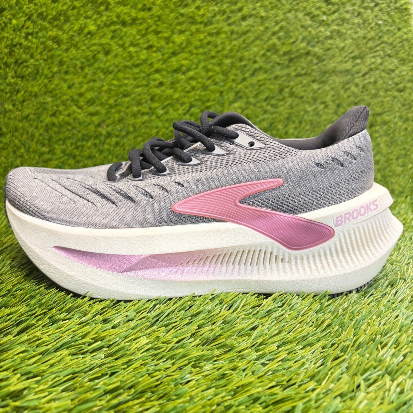 Brooks Glycerin Max 2 Womens Size 7.5 Gray Pink Athletic Running Shoes Sneakers