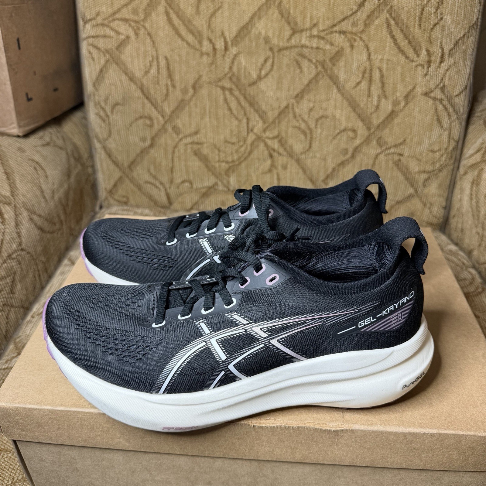 MISMATCH SIZES!! Asics Gel-Kayano 31 Women’s Black White Athletic Running Shoes