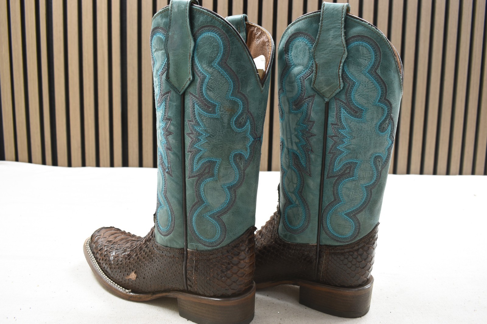 Circle G Ladies Chocolate / Blue Python Embroidery L6047 Size 7 M Western Leathe