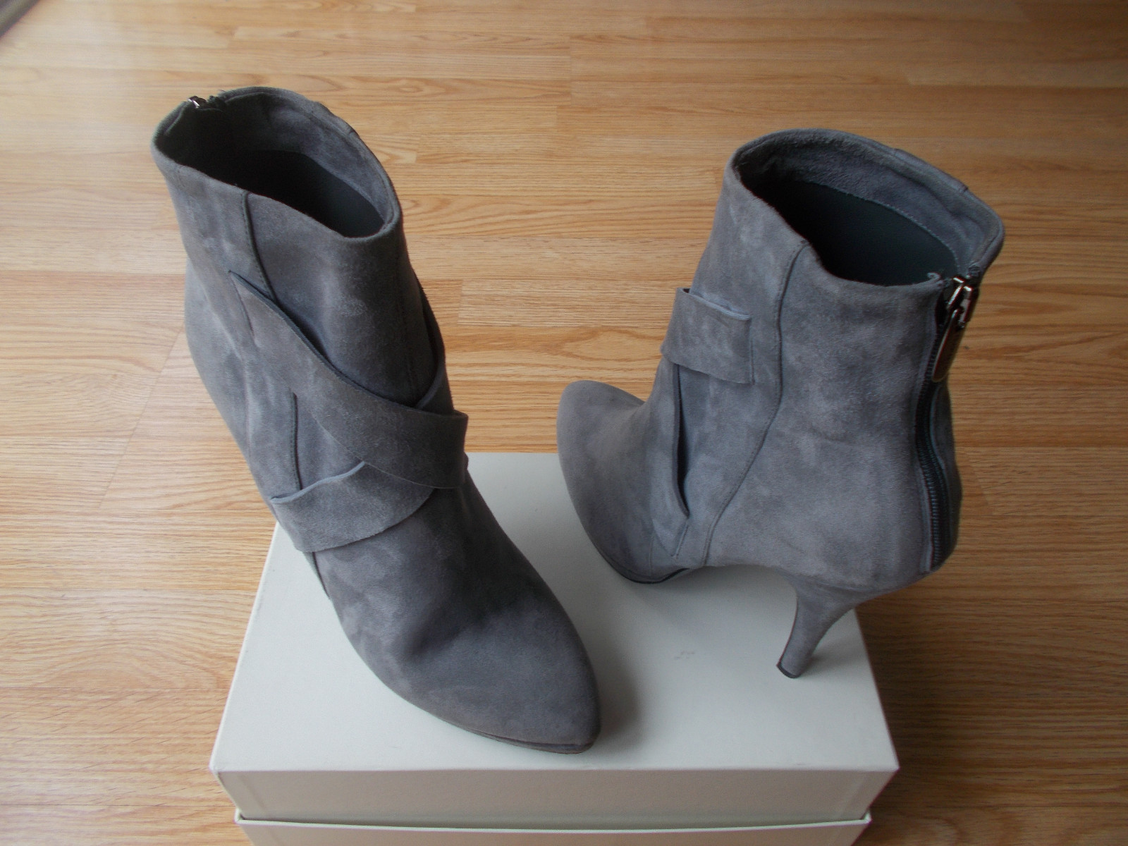 $250 Claudia Ciuti Ankle Boots Booties Gray Suede Heels Platform sz 8 M NEW