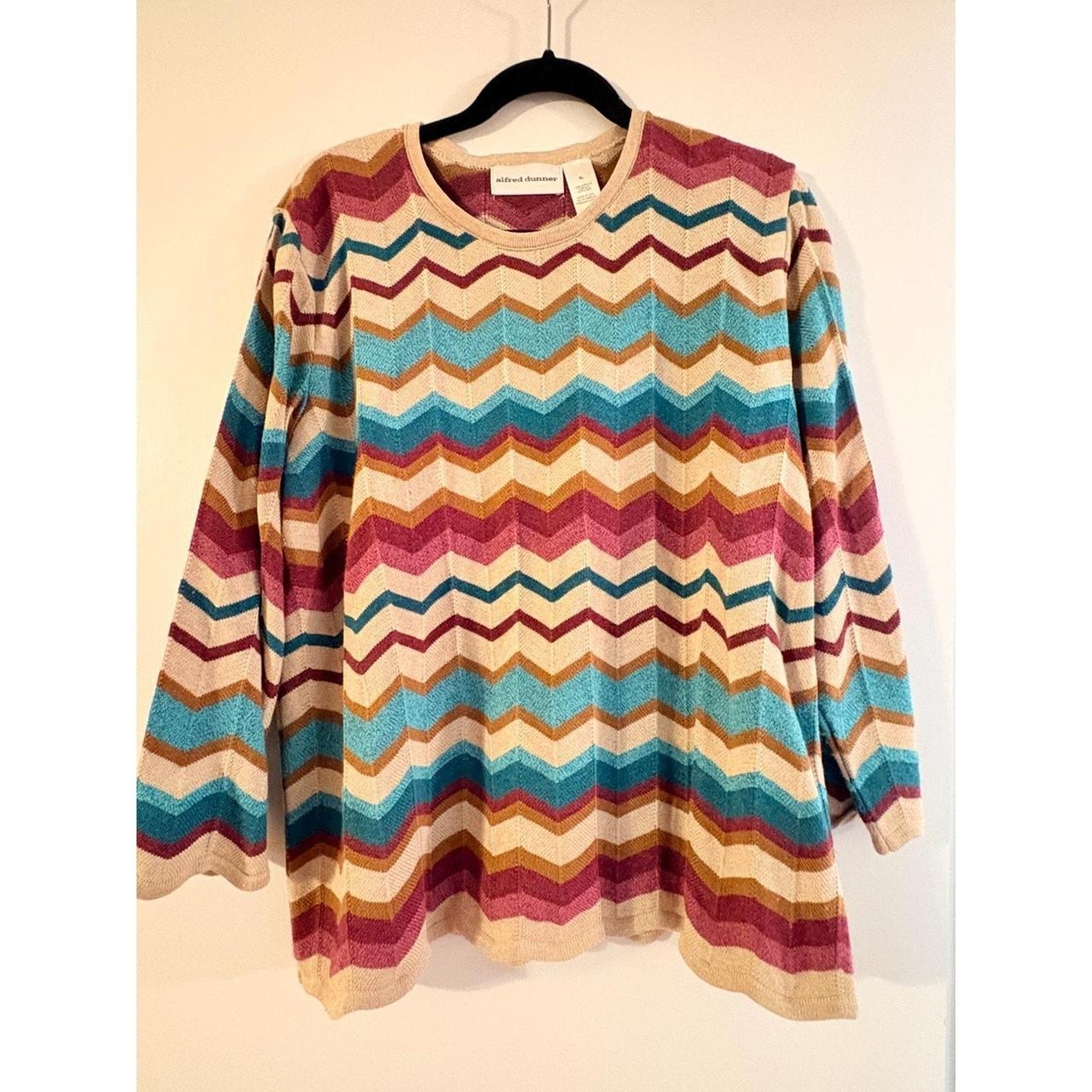 Alfred dunner XL light sweater with distinctive chevrons. Very soft
