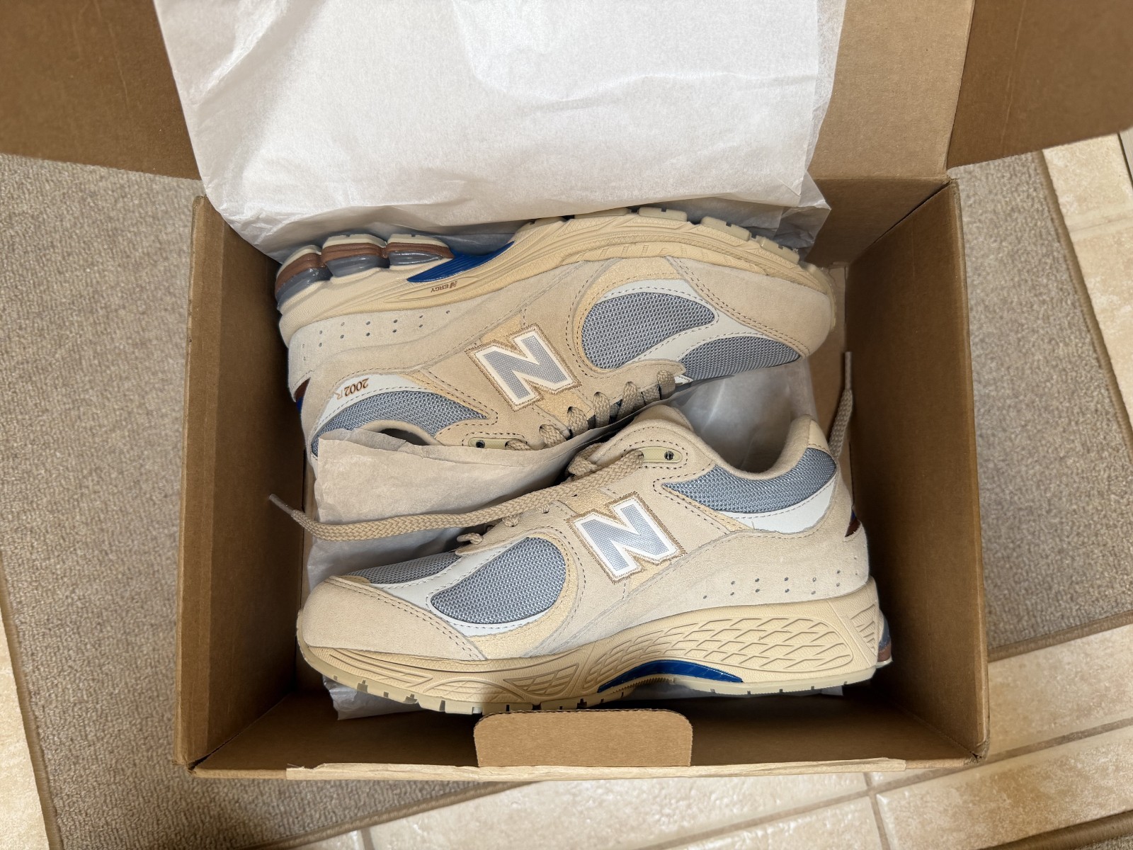Size M6/W7.5 – New Balance 2002R Sandstone Timberwolf