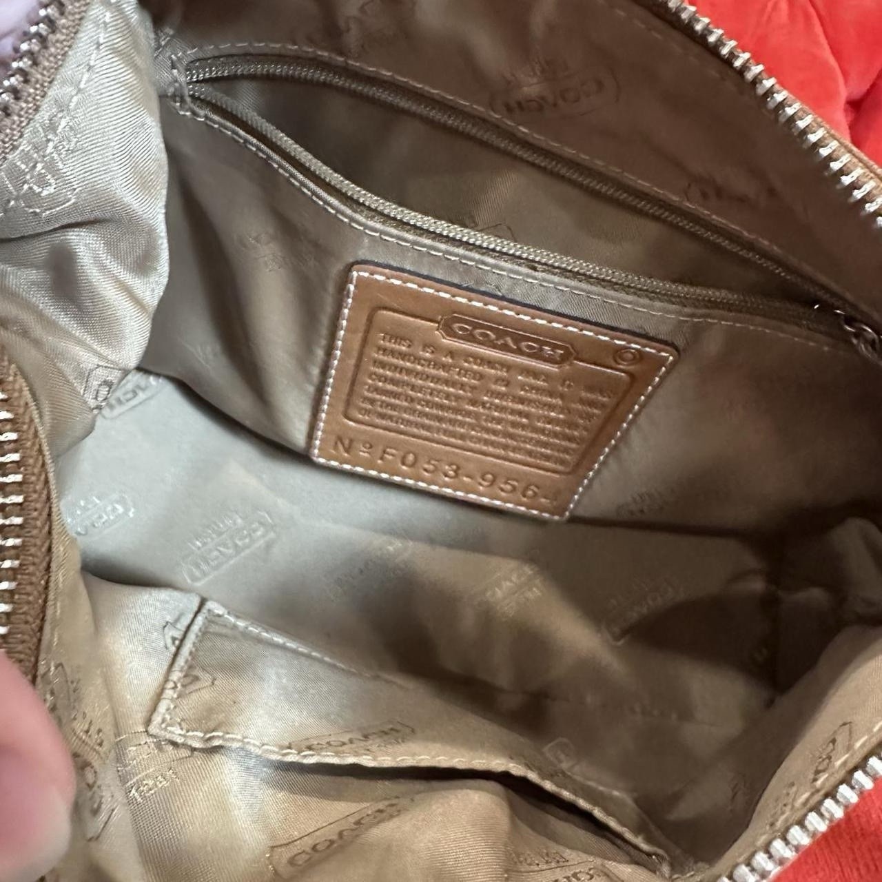 Vintage early 2000s Coach light tan brown leather w/ silver tone hardware 9564
