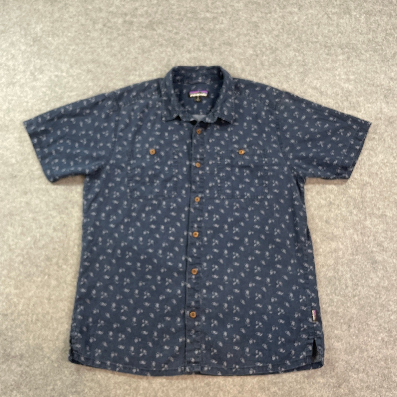 Patagonia Mens Shirt M Blue Graphic Print Short Sleeve Outdoor Hiking Button Up
