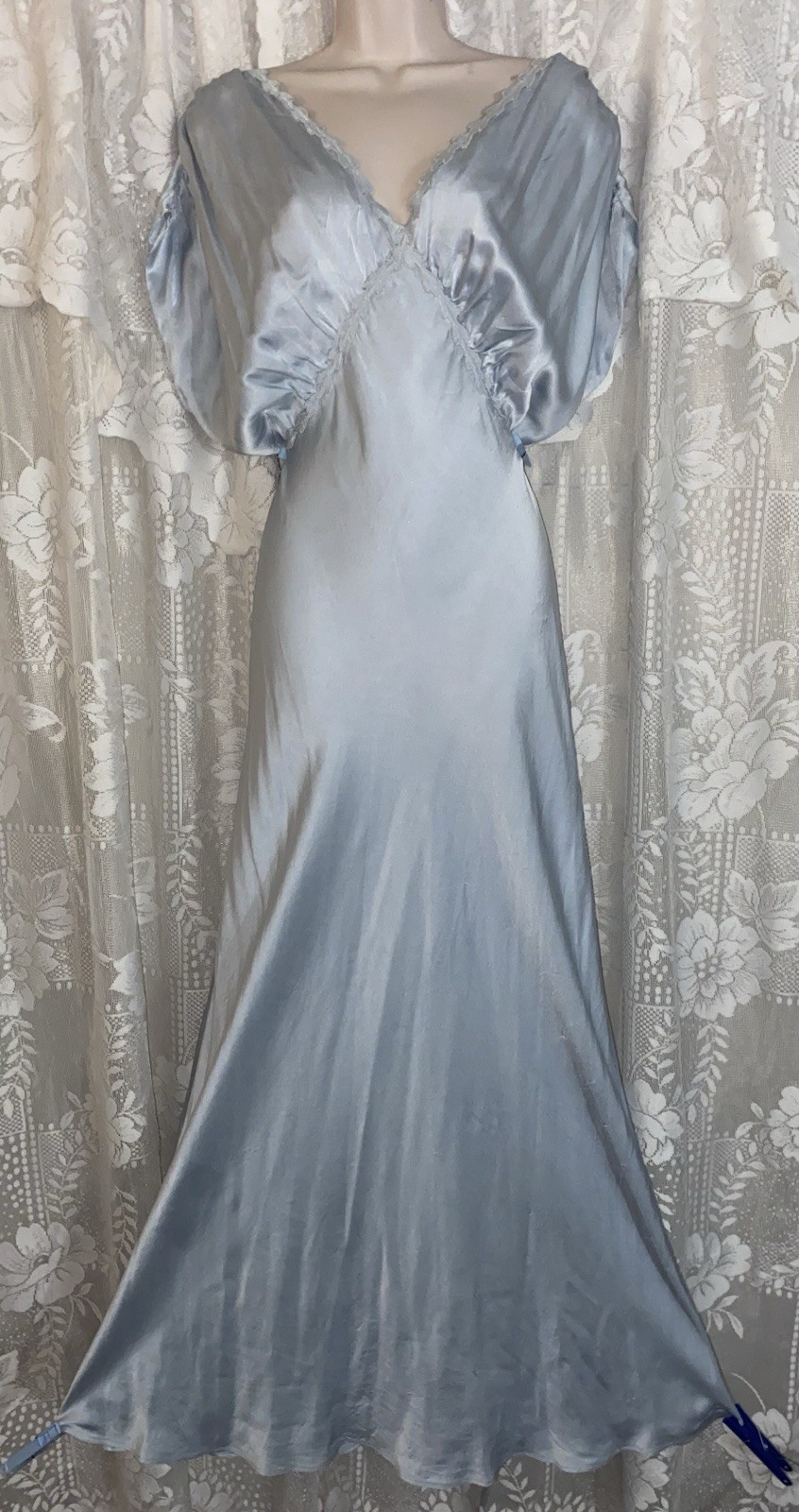 Vtg 40’s RARE sz 42 Tall 60″ Ice Blue SILK Barbizon Ariel Nightgown satin dosche