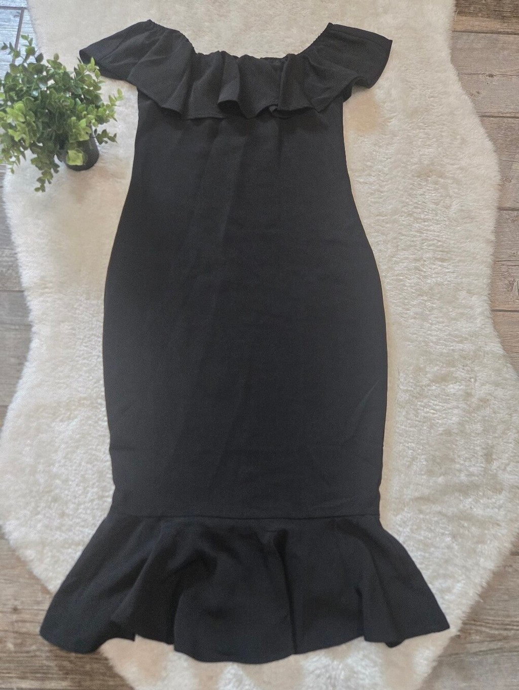 Pink Lily Black Off The Shoulder Ruffle Mermaid Night Out Midi-Dress, Medium