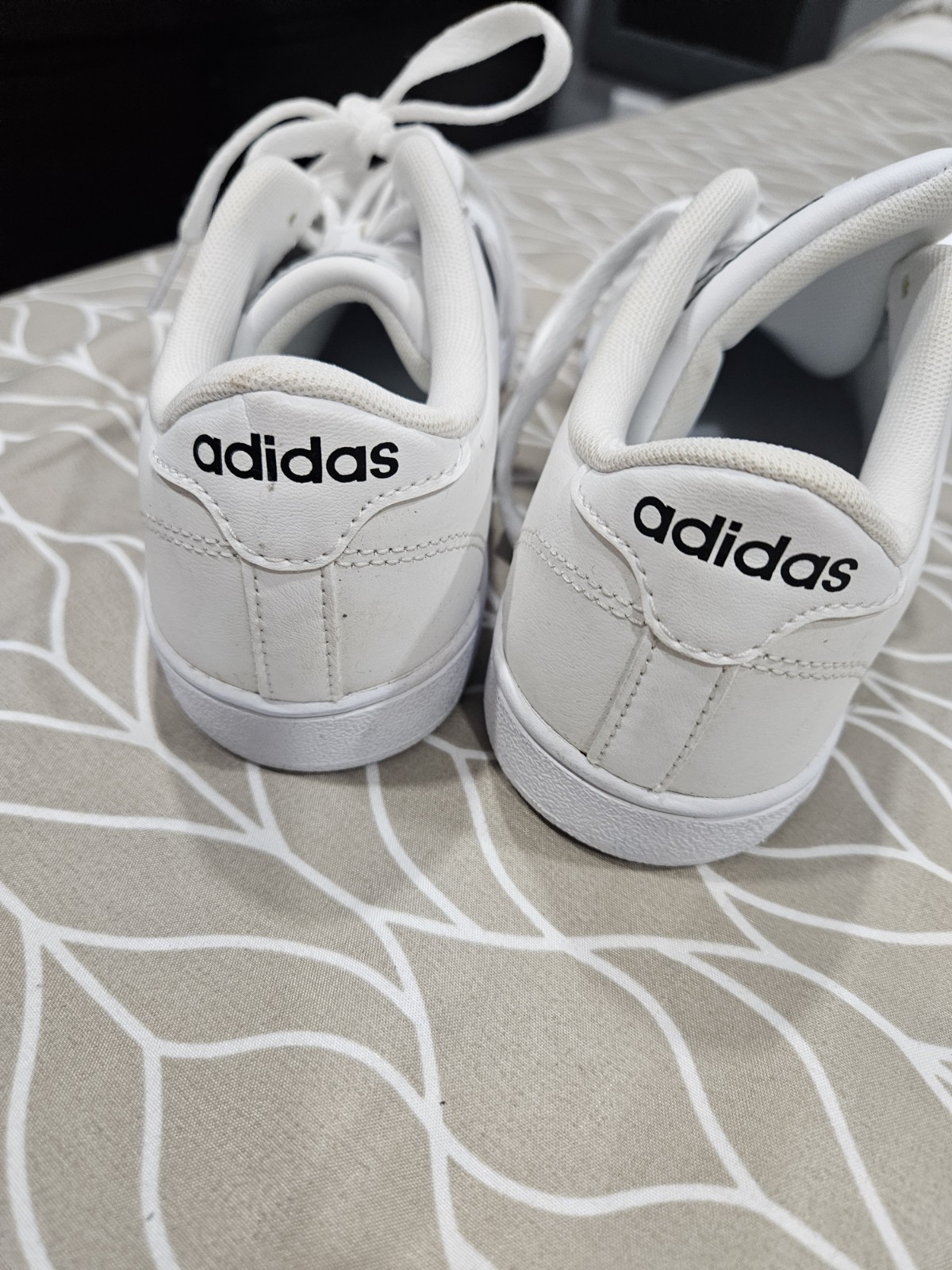 adidas 3-Stripes White/Black Low Top Lace-Up Kids Sneakers US 5 EU 37 1/3