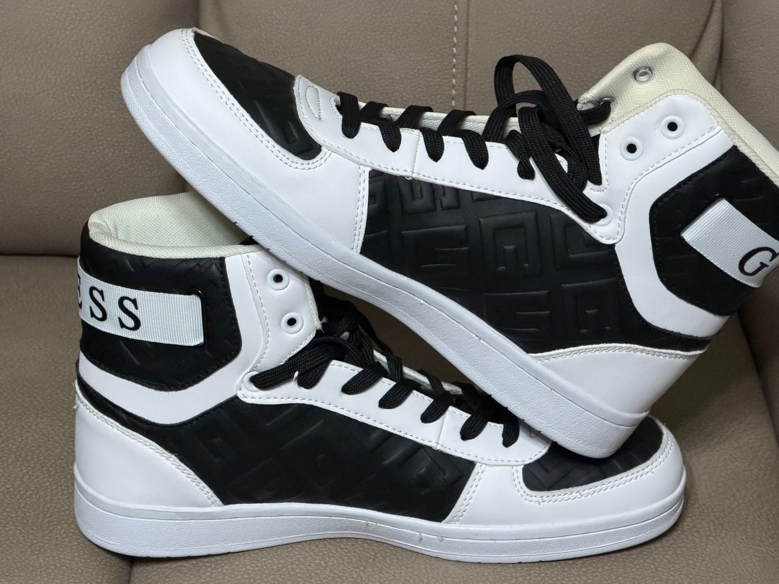Guess Mens Lace Up High Top Sneakers Black/White Size 9.5