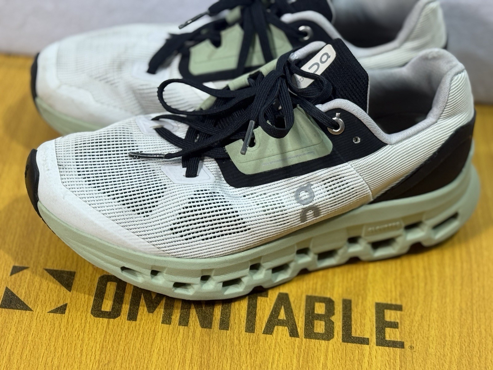 ON Cloudstratus Road Running Shoes Womens 7 White Sage Black CloudTec Comfort