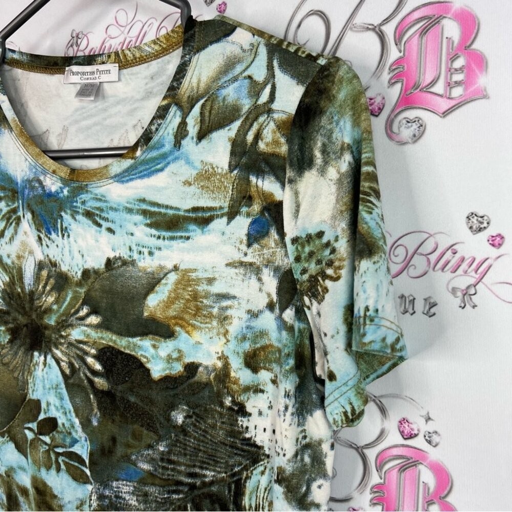 Conrad C tshirt leaf tropical Print Short Sleeve Women’s Top – Blue and Green