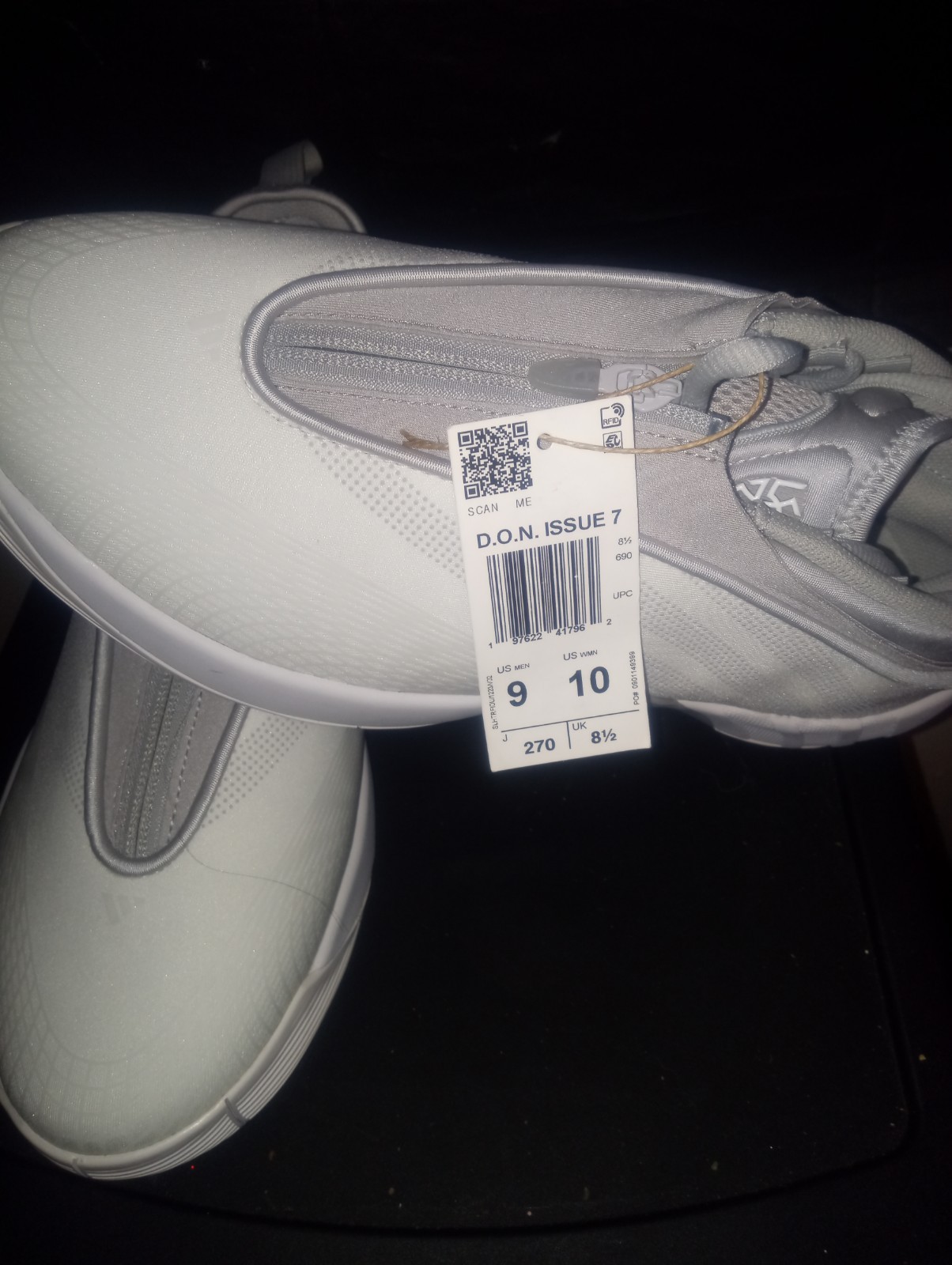 adidas D.O.N. Issue 7 Men’s Basketball Shoes 9