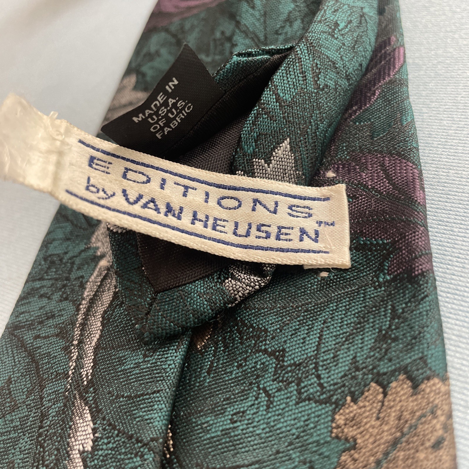 Vtg Necktie Editions Van Heusen Tie Brocade Floral MCM Poly Silk Texture 3×59″