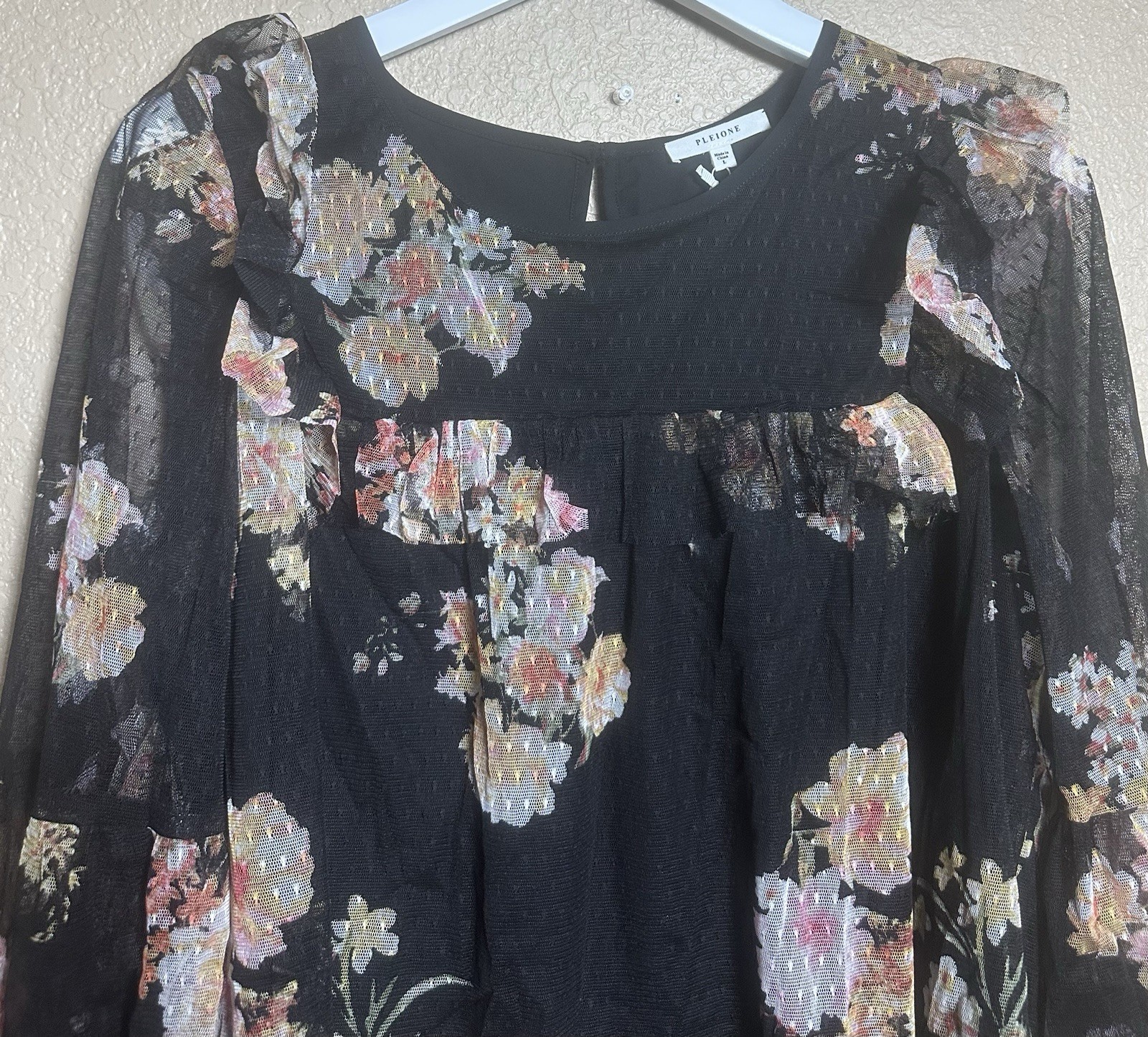 NWT Women’s L Large Pleione Beautiful Floral Long Sleeve Lined Blouse