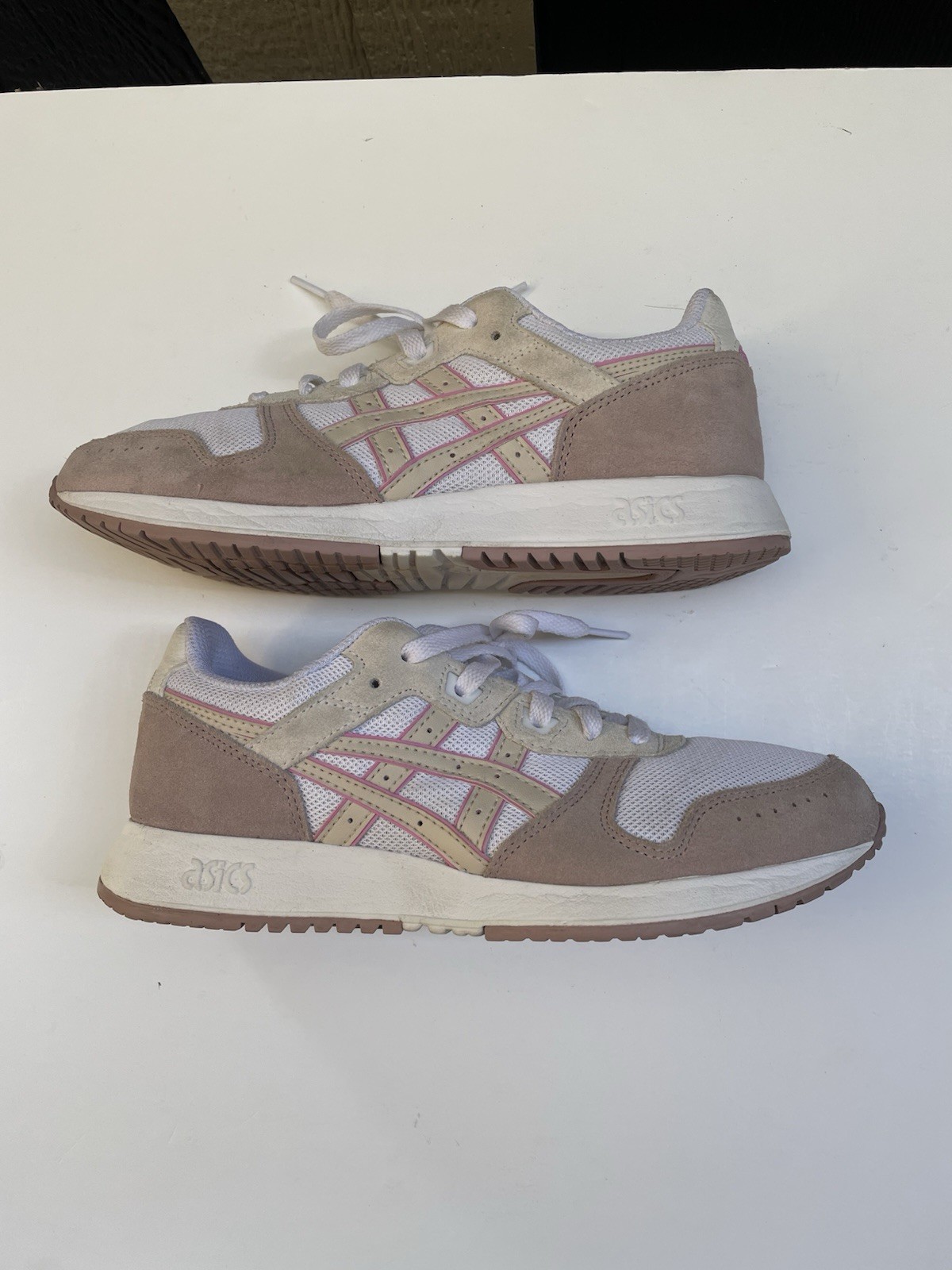 ASICS Lyte Classic Beige Cream Tan Mesh Suede Sporty Sneakers Womens Size 8