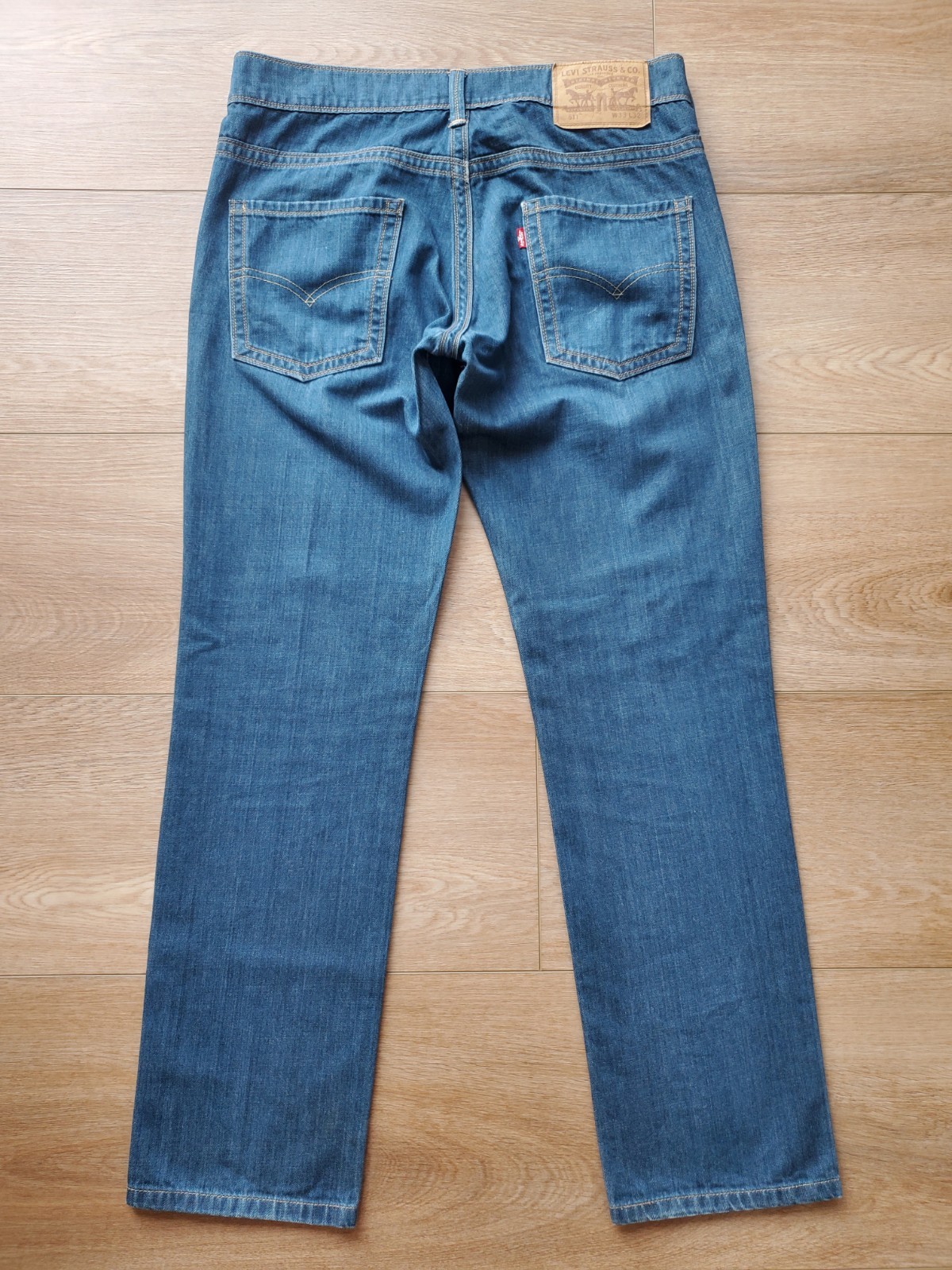 Levi’s Men’s 511 Blue Medium Wash Denim Jeans Button Fly, 33×32