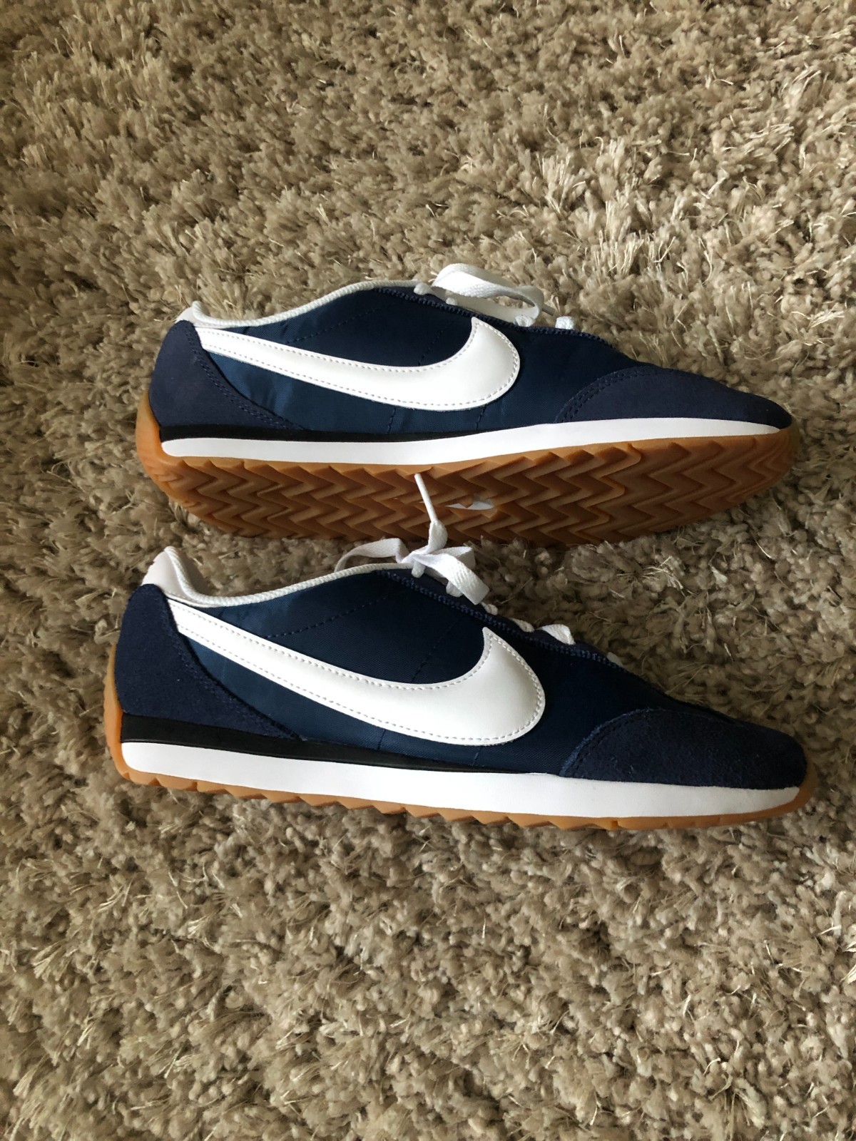 New in Box Nike Pacific Navy & White Running Shoes – Size 10 Women / 8.5 Men