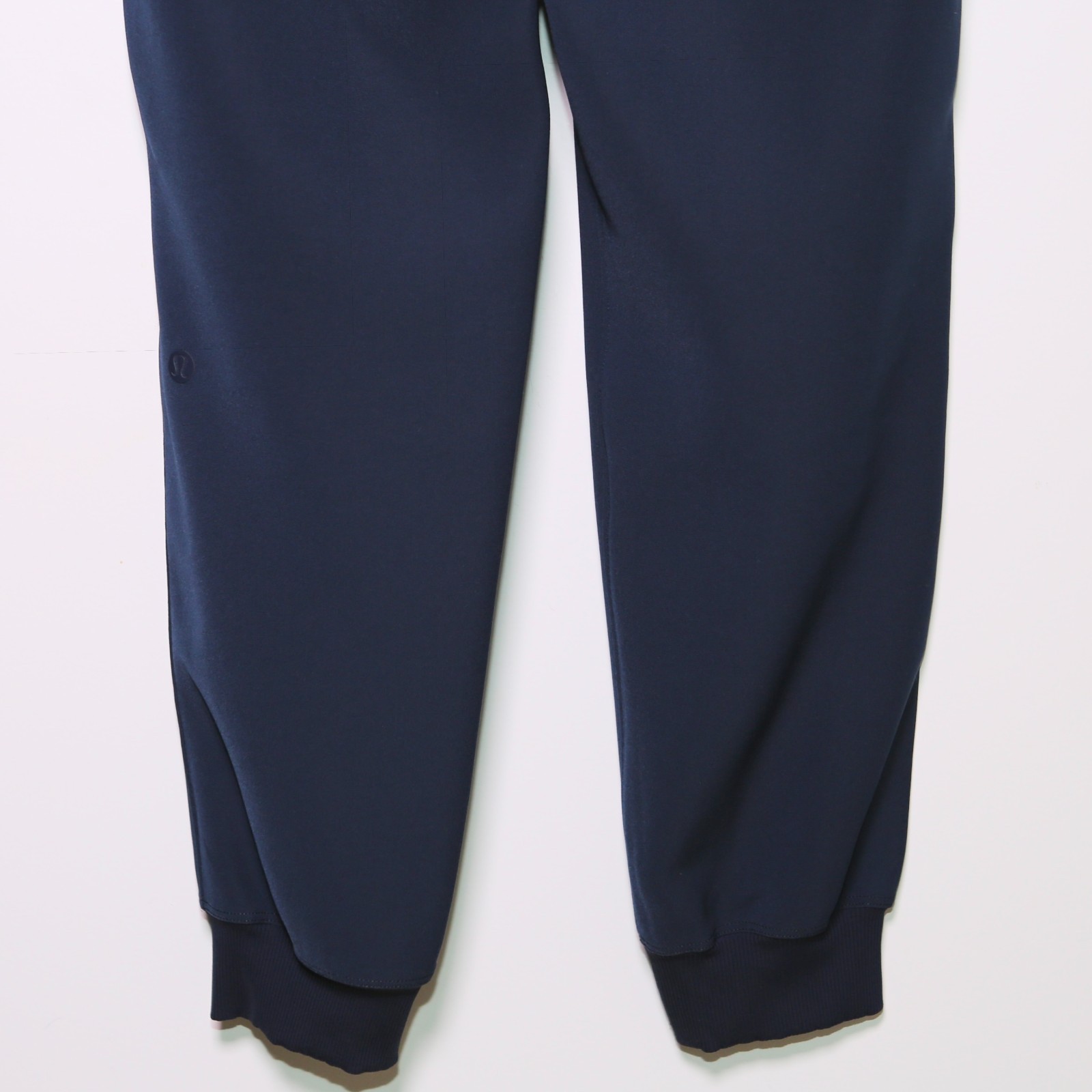 $118 LULULEMON – W5BZDS True Navy Blue On the Fly Jogger Pants – Women’s 4 🔥