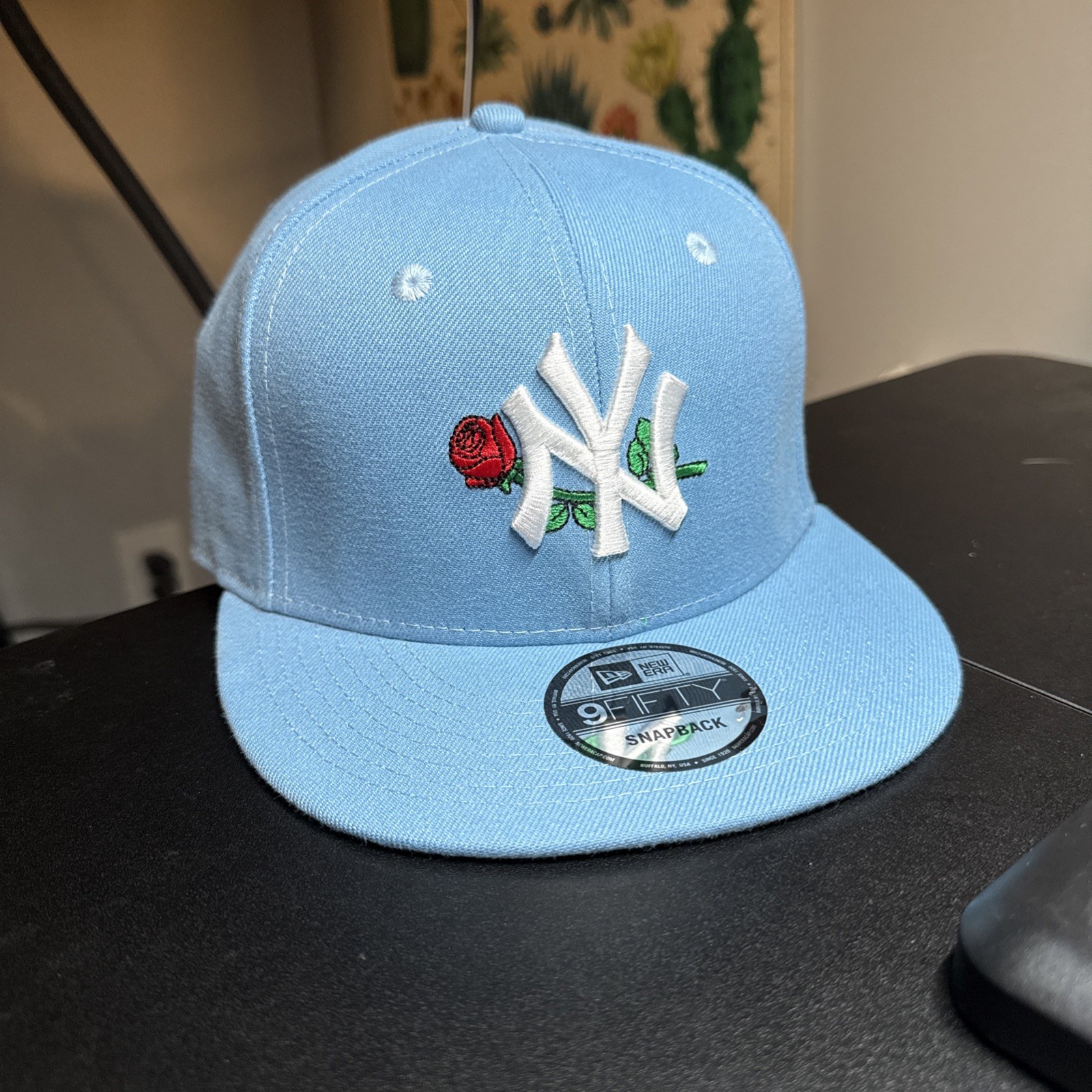 New York Yankees Light Blue Rose Green Brim 9FIFTY SnapBack Hat