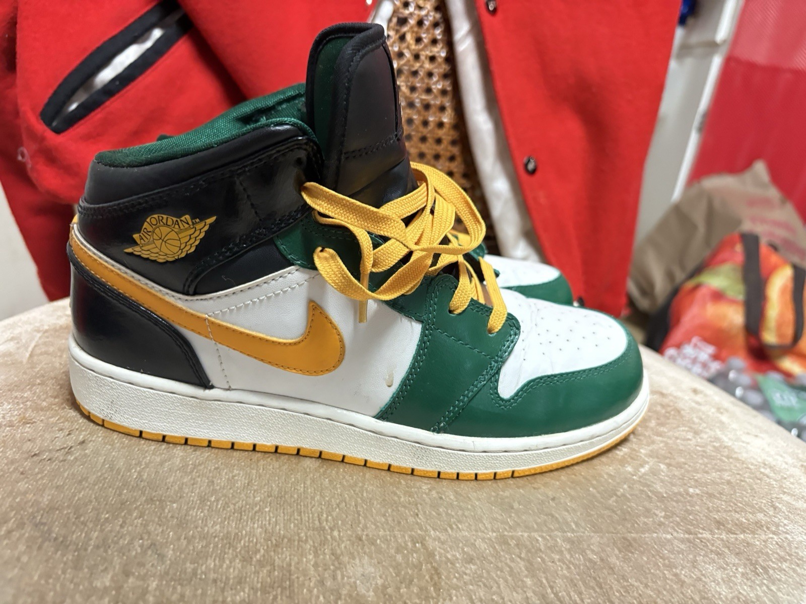 Nike Air Jordan 1 Seattle Super Sonics Men’s Size 6 US 554724-307 Green Yellow
