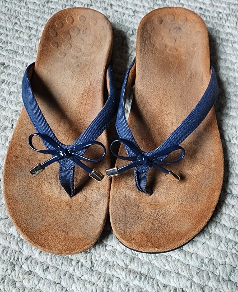 Vionic Bella II Toe Post Blue Denim Flip Flops Slip On Thongs Bow Womens Sz 9