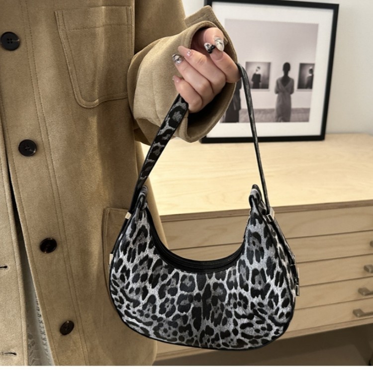 Trendy PU Leather Leopard Pattern Zip Crescent Hobo Bag Underarm Shoulder Purse