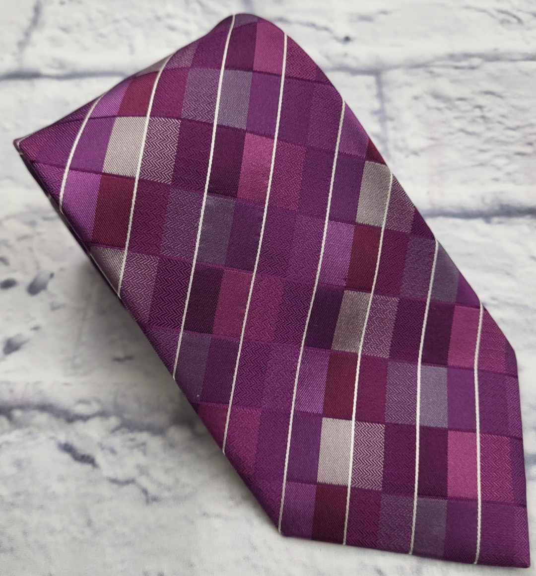 Kenneth Cole Reaction Silk Tie Purple Pink Gray Plaid Men Necktie 57 x 3.25*