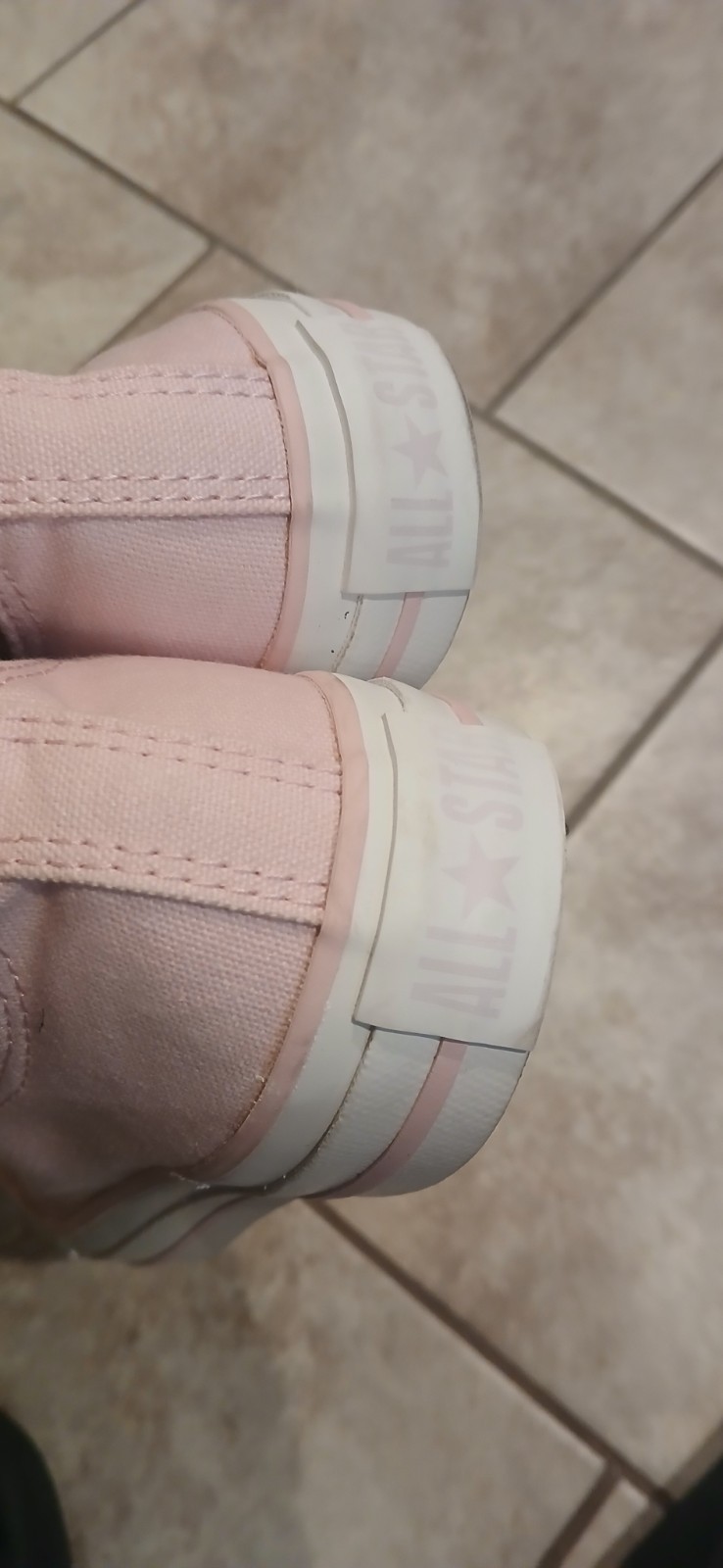 Pink Converse sneakers size US M6/W8 #converse
