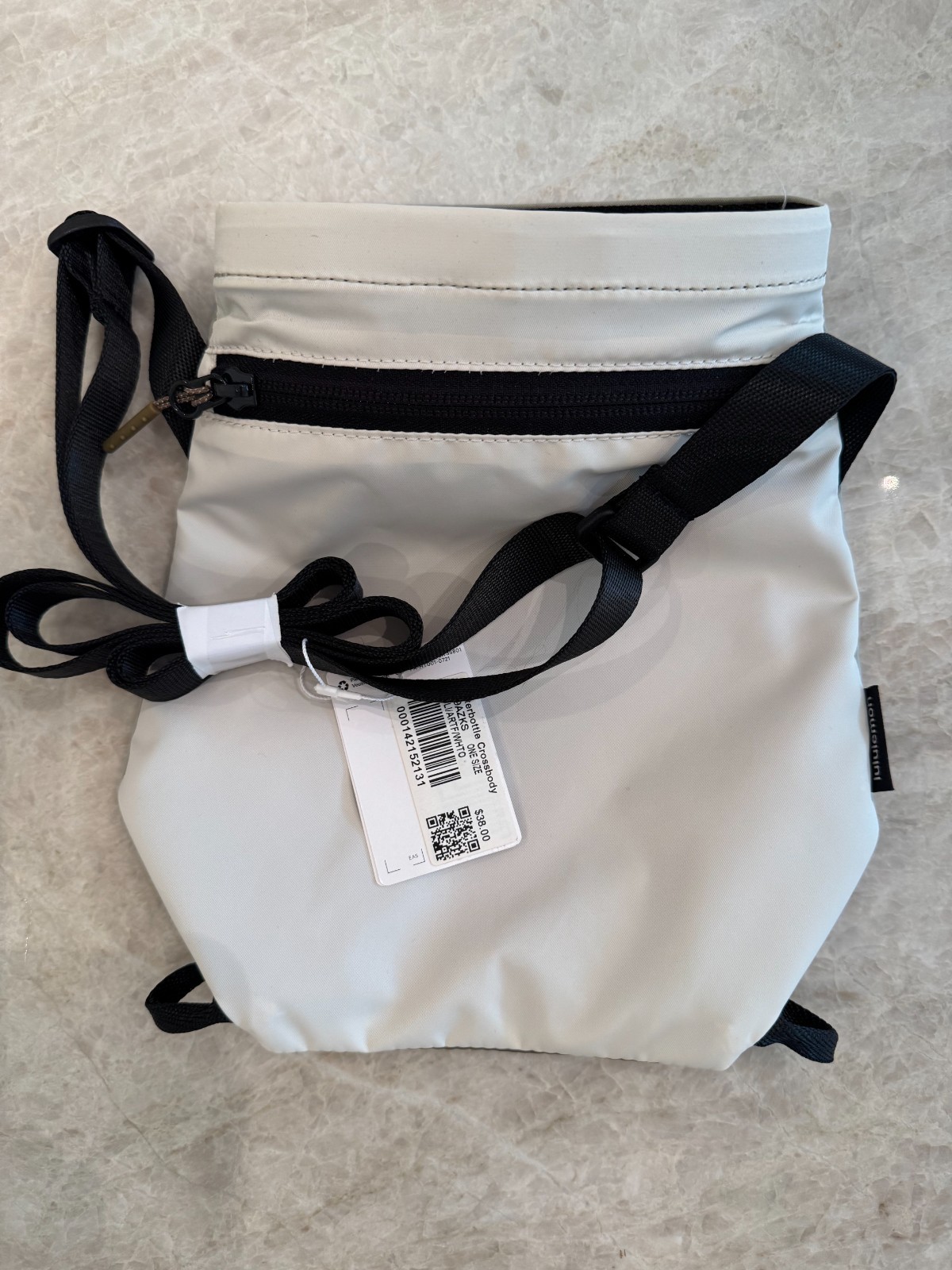 NWT Lululemon Water Bottle Cross Body Bag