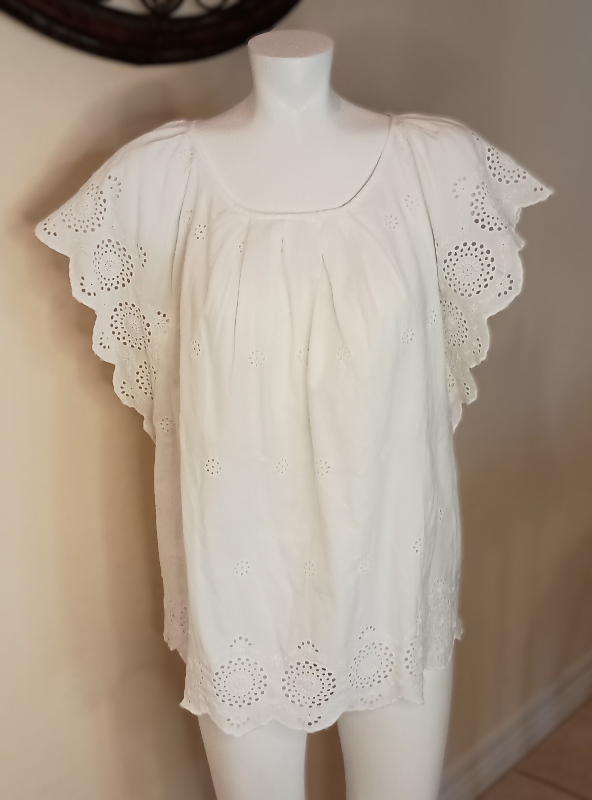 NWT GAP White Cotton Eyelet Flutter Short Sleeve Blouse SZ L