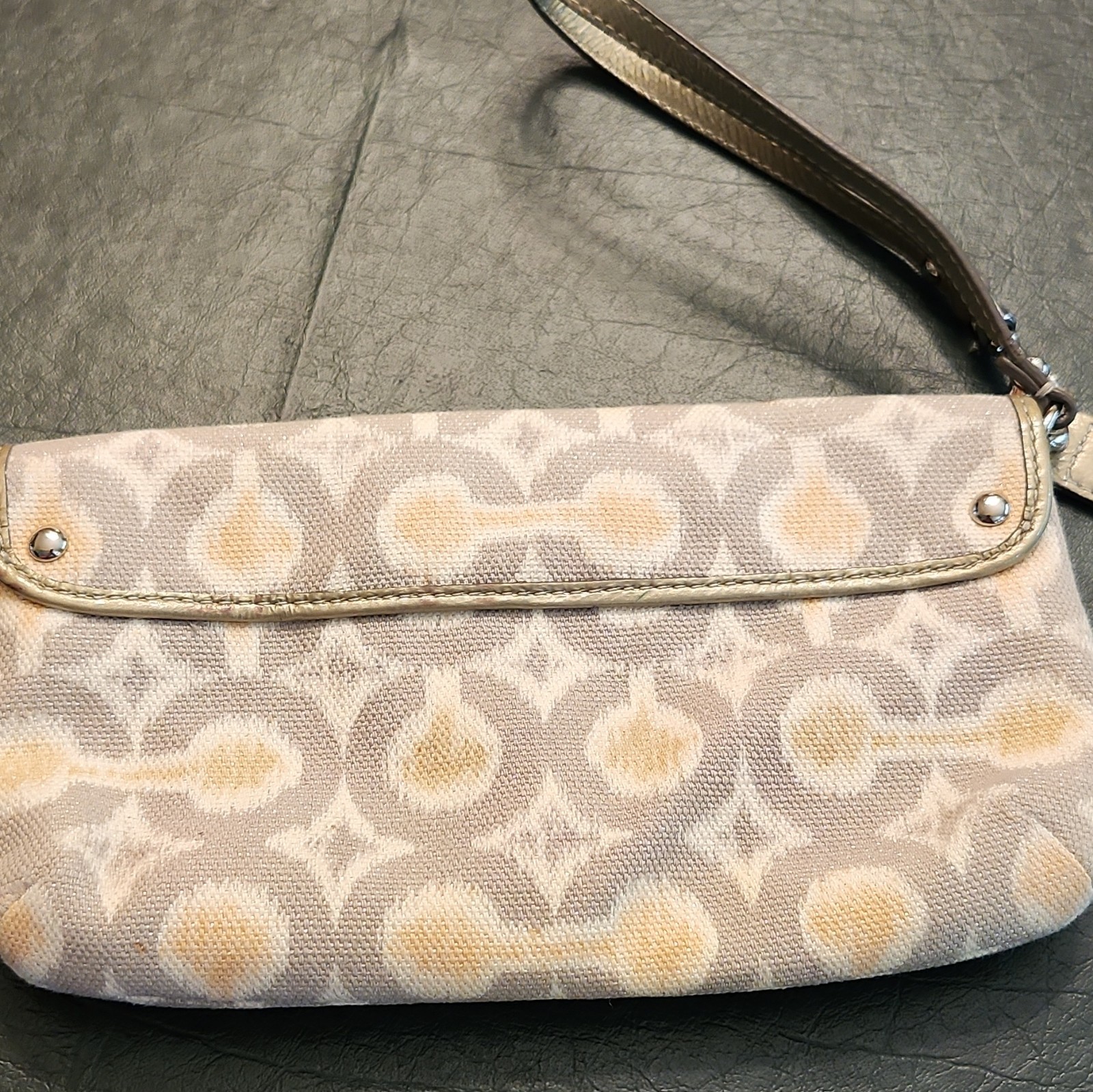 Coach Women’s Small Beige/Ivory Logo Wristlet Clutch Turn Lock, Lined Pockets