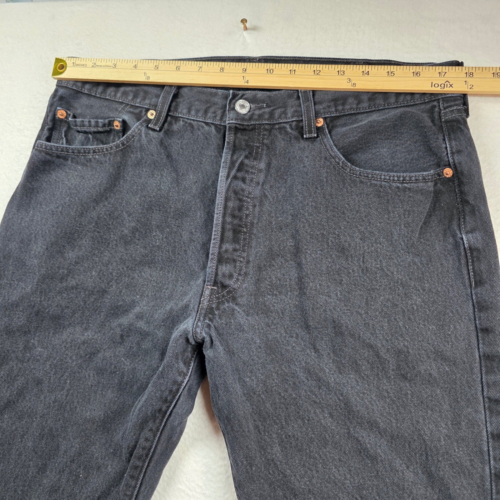 Levi’s 501 Original Fit Jeans Mens 38×32 Black Button Fly 501-0660 Vintage