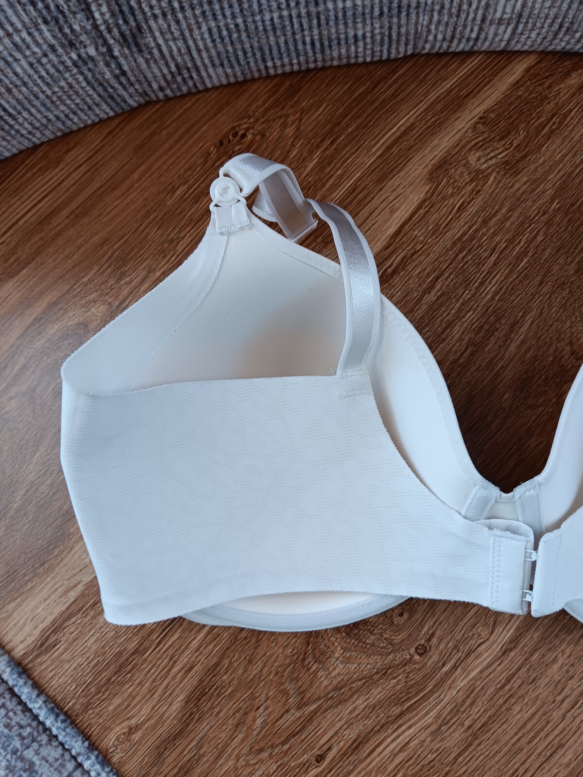 Warners White Underwire No Side Effects Lightly Lined T-Shirt Bra Size: 38D 5781