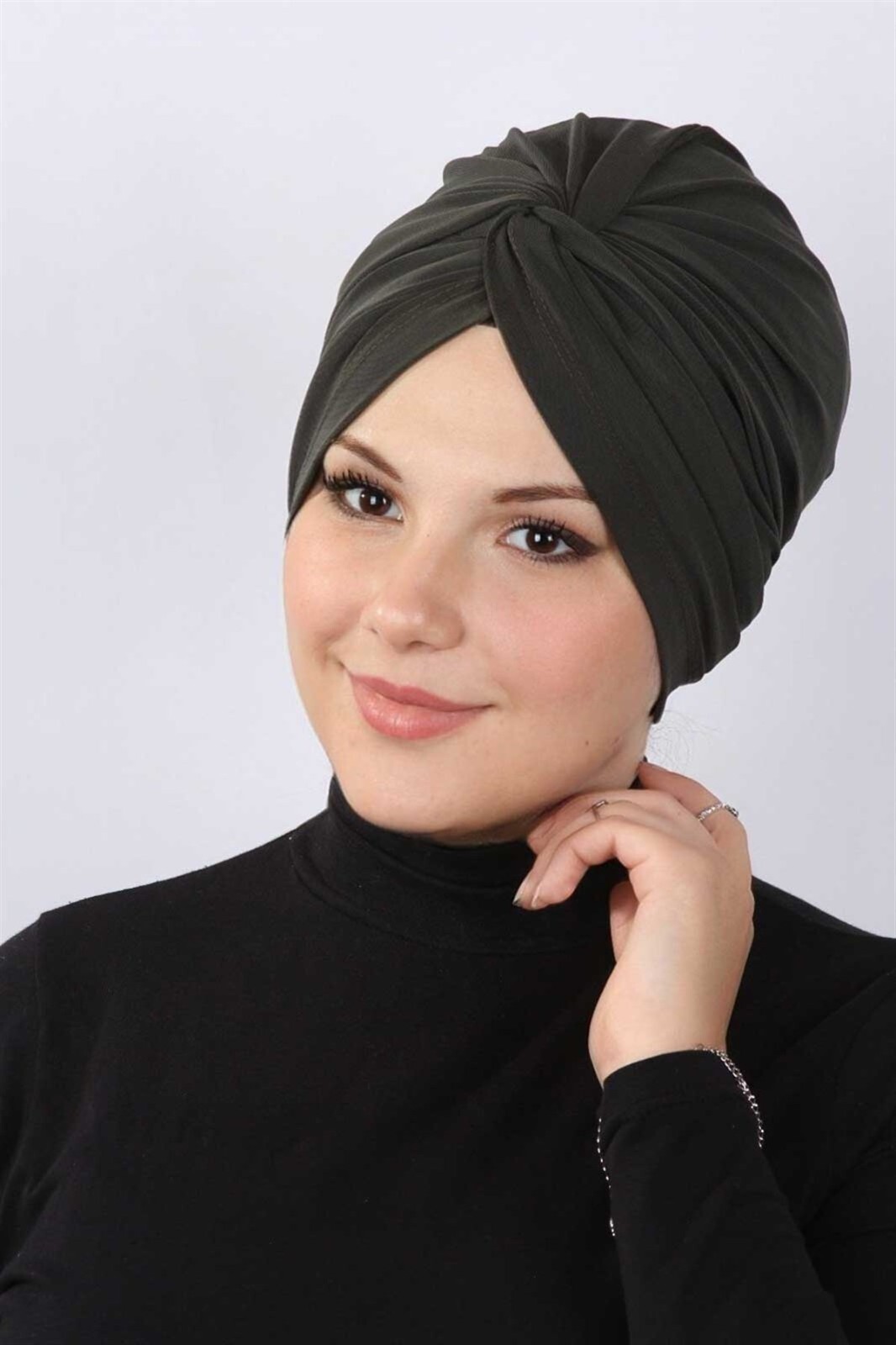 Modasuccess Twisted Bonnet