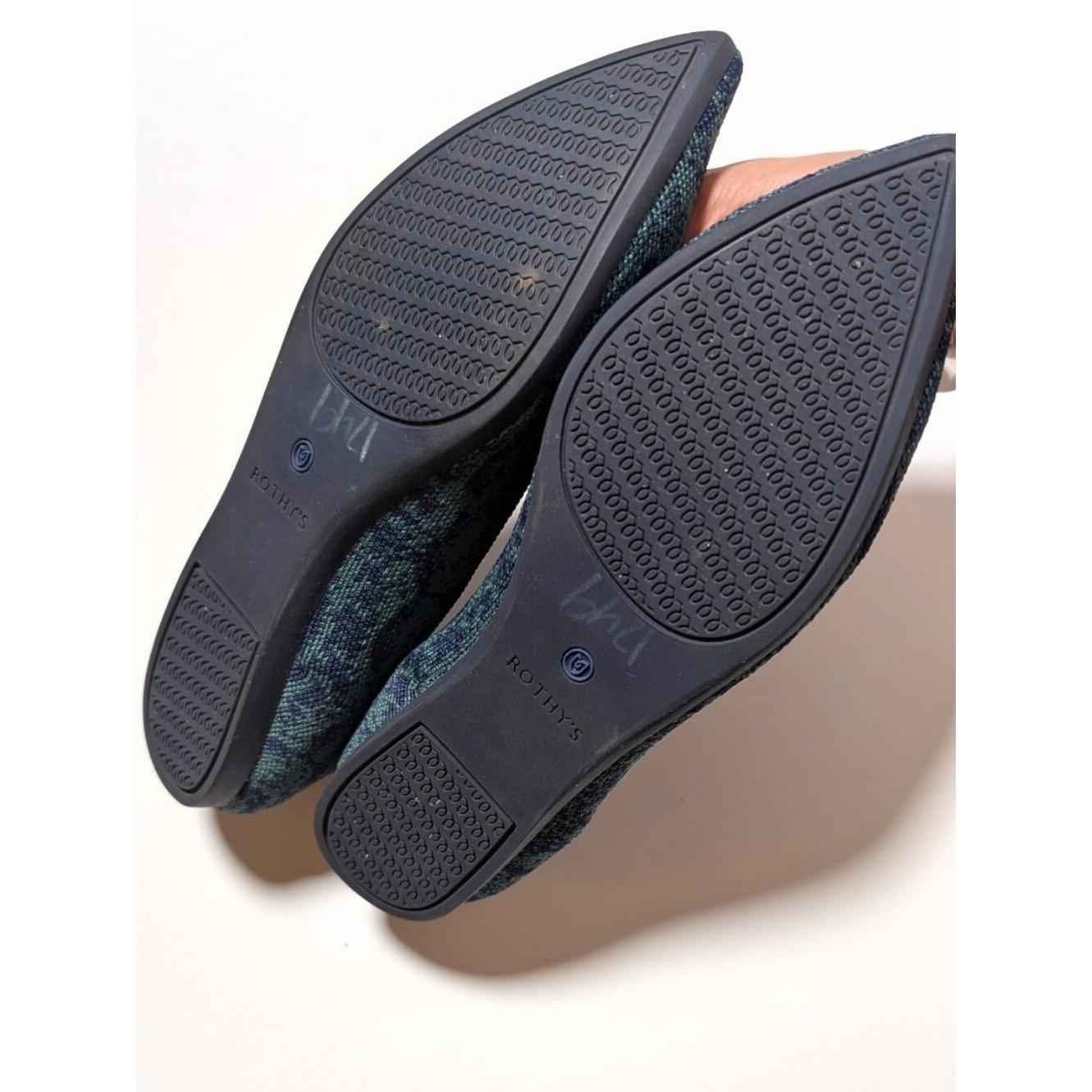Rothy’s Pointed Knit Flats in Navy and Green Jacquard 9.5 Snake Print