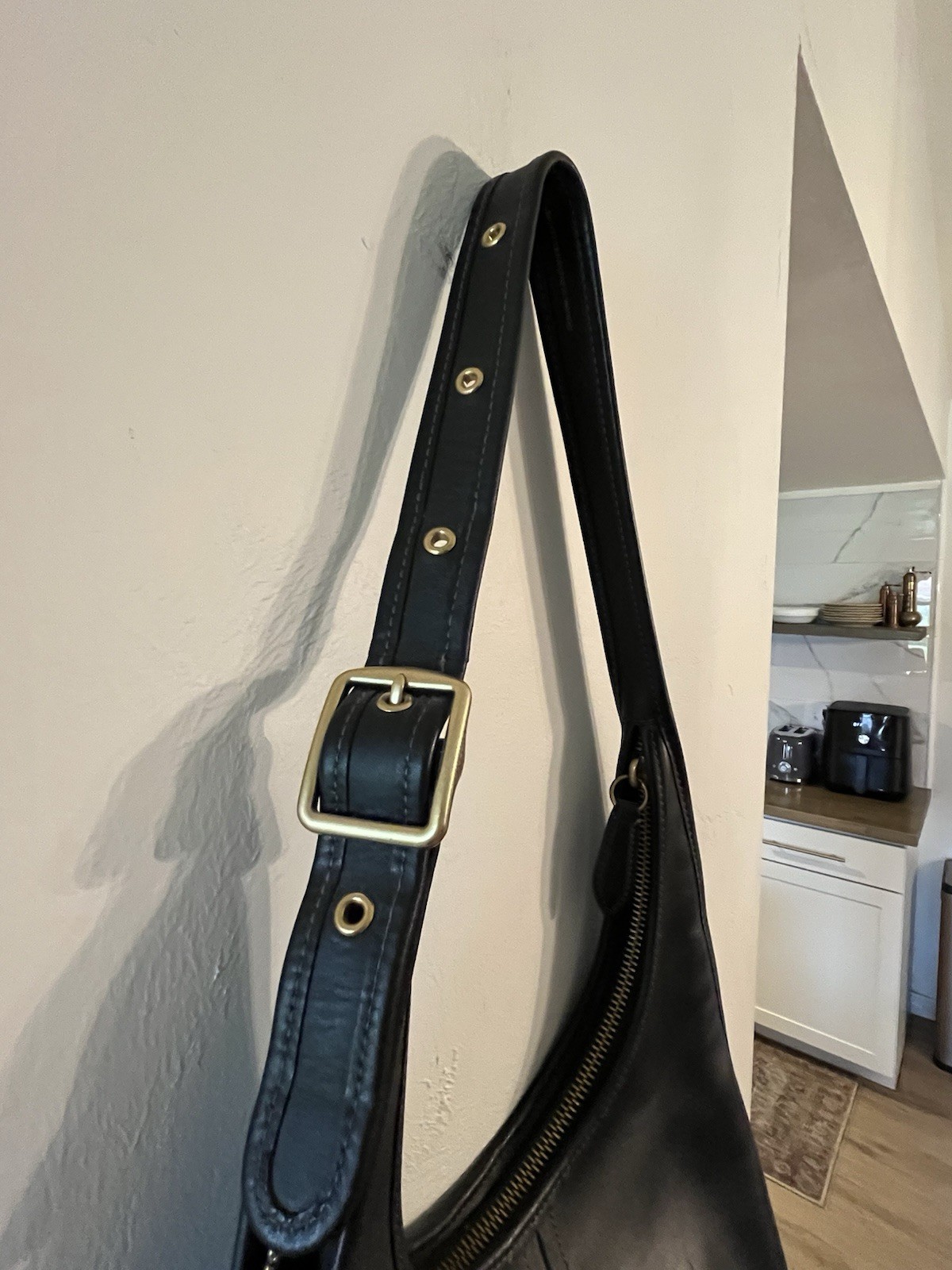 COACH Ergo 33 Black Glovetanned Leather Crescent Shoulder Bag C2265 EUC