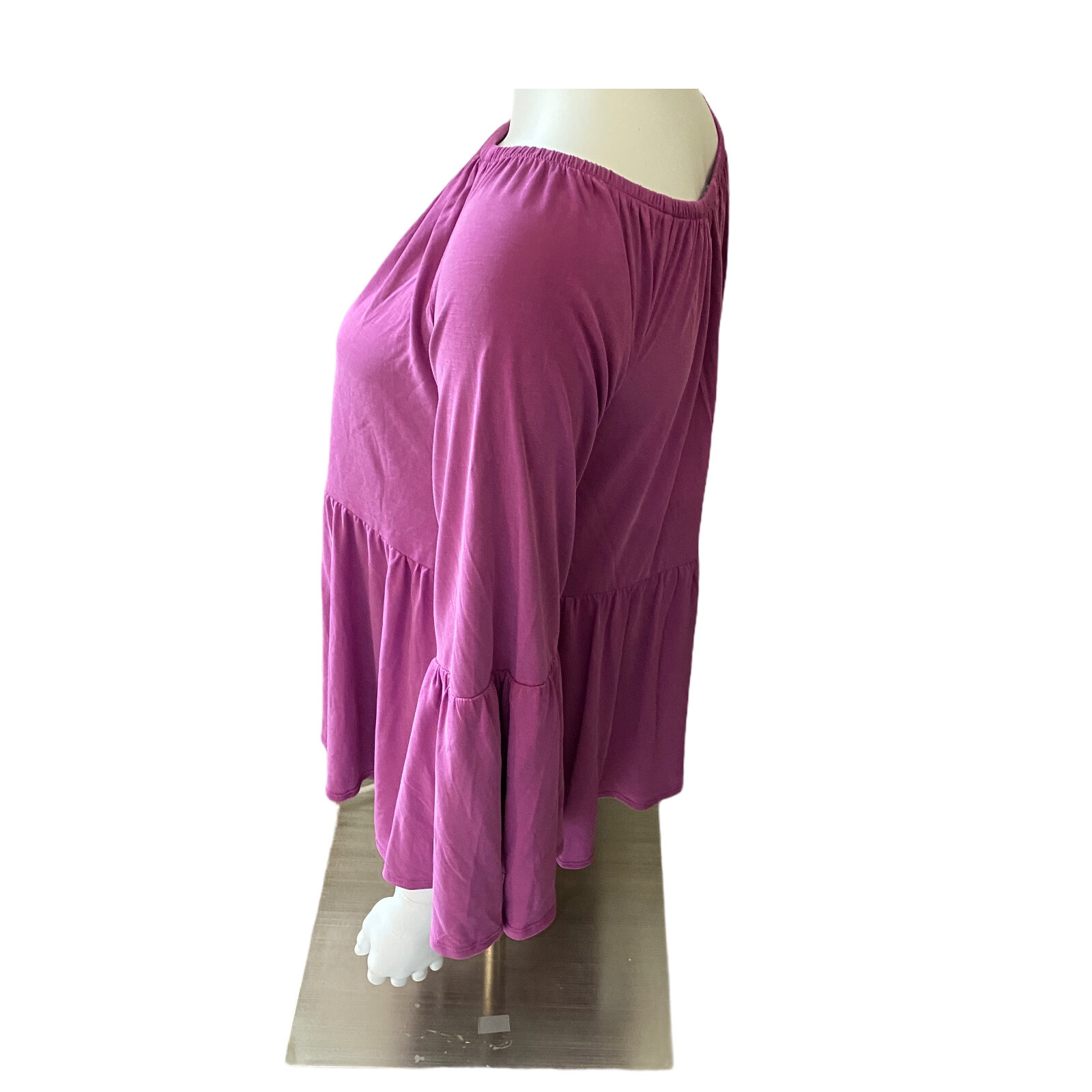 Urban Outfitters Kimchi Blue Size Small Top Off Shoulder Bell Sleeve Magenta
