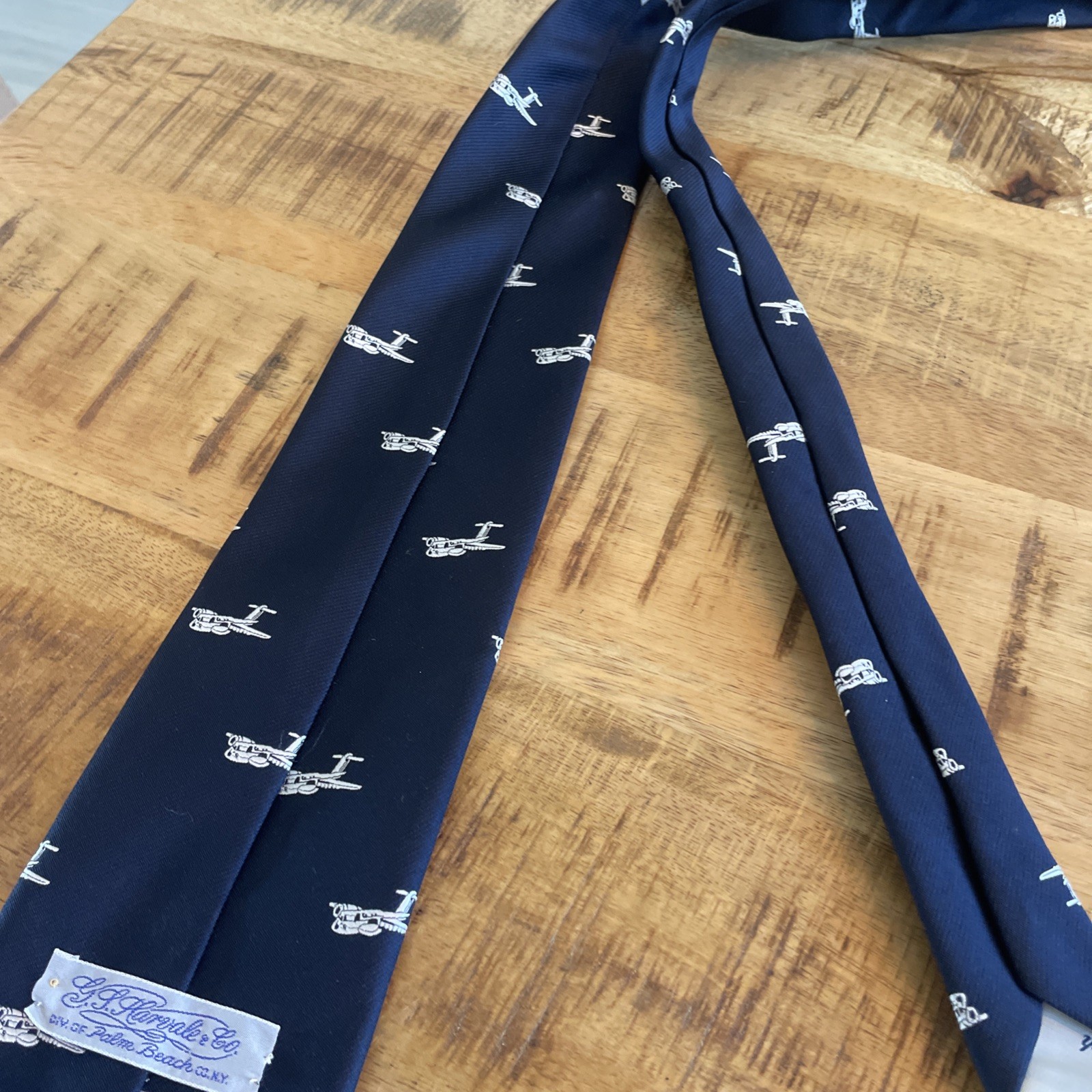Vintage G. L. Harvale & Co. Polyester Airplane NAVY Palm Beach 55″ x 4″ Tie