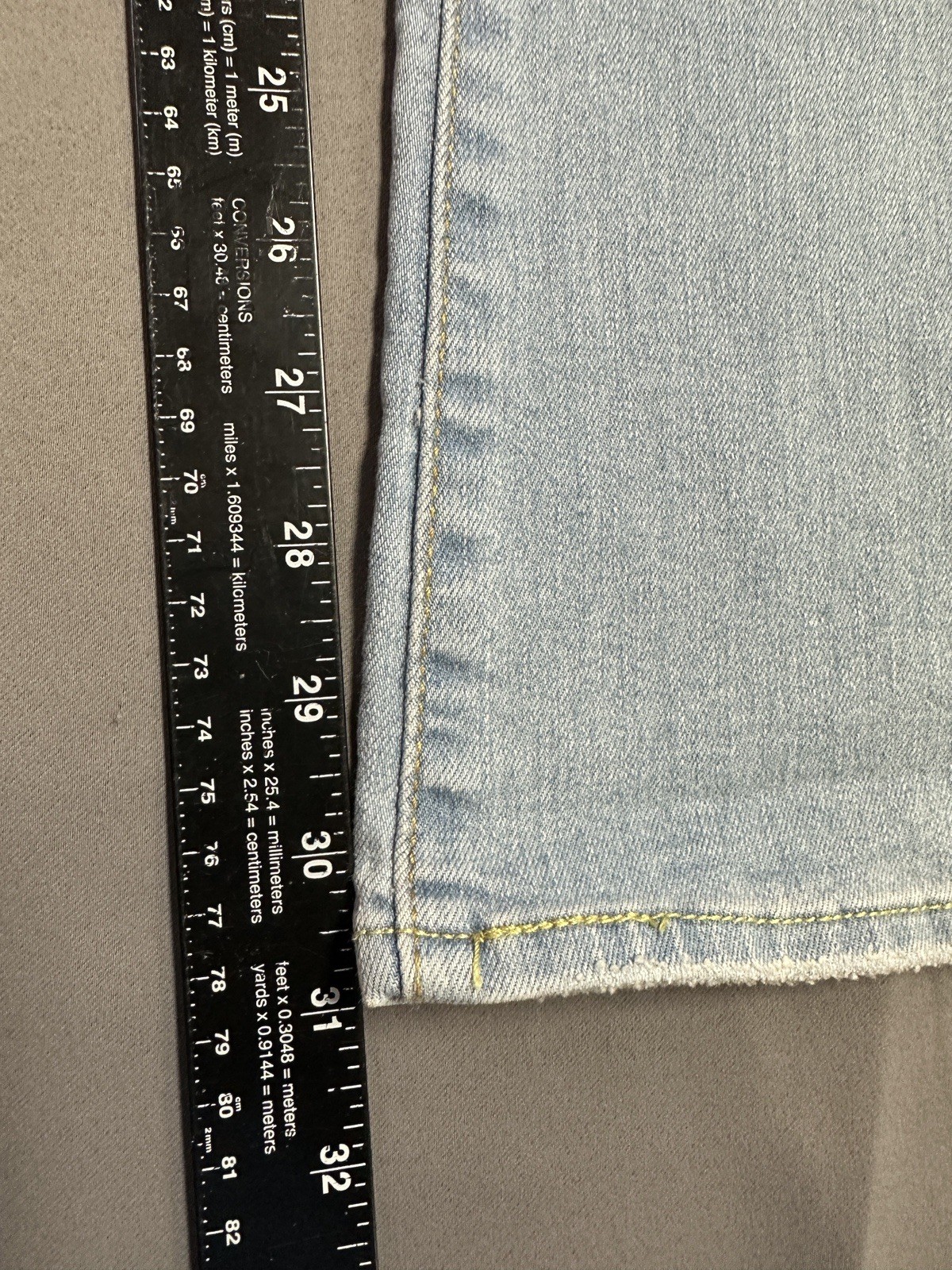New Levi’s 726 High Rise Flare Women’s Jeans Different Route – Light Wash 32×30