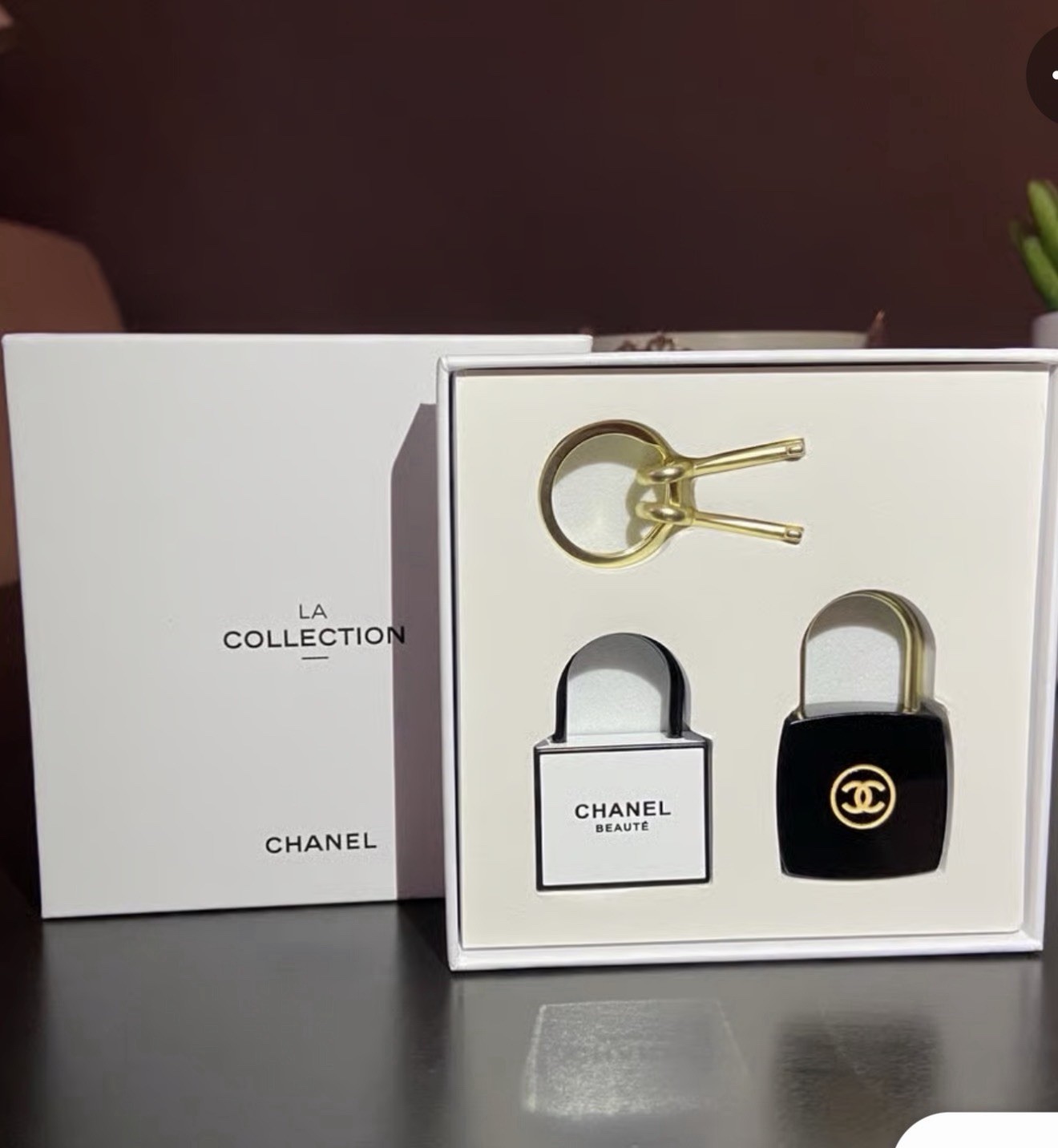 CHANEL BEAUTE La Collection 2-Pc Pad lock & Key Set Novelty GWP Black/White