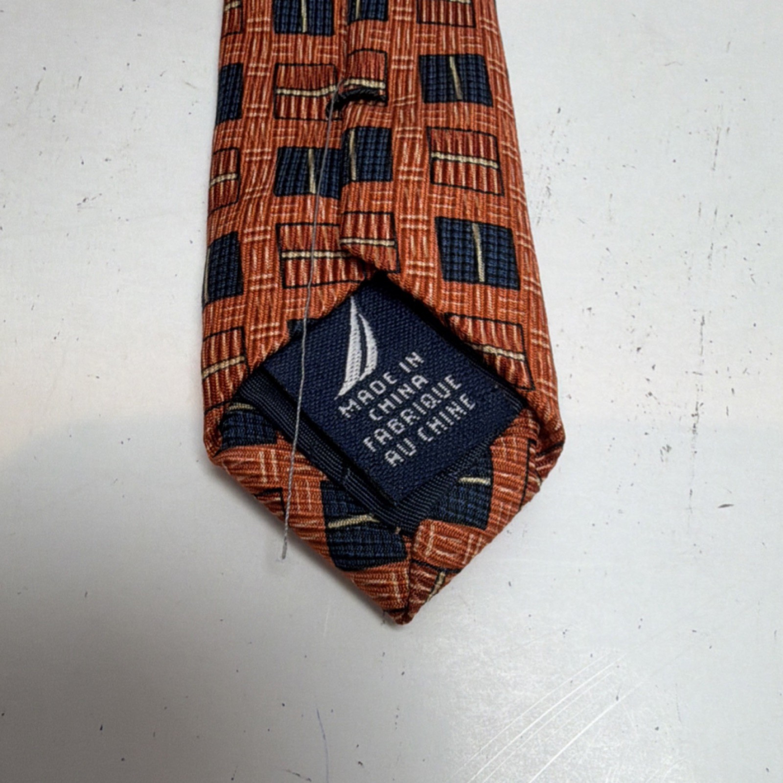 Nautica Men’s Orange Navy Silk Geometric Tie Classic Size 57-60″ x 3.5″ 050