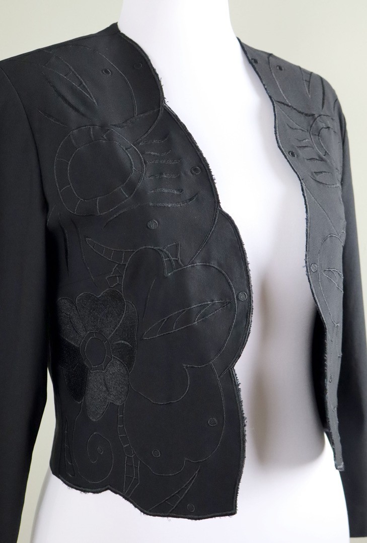 JOSEPH RIBKOFF Trends $285 Floral Embroidered Cropped Scallop Jacket Top Size 10
