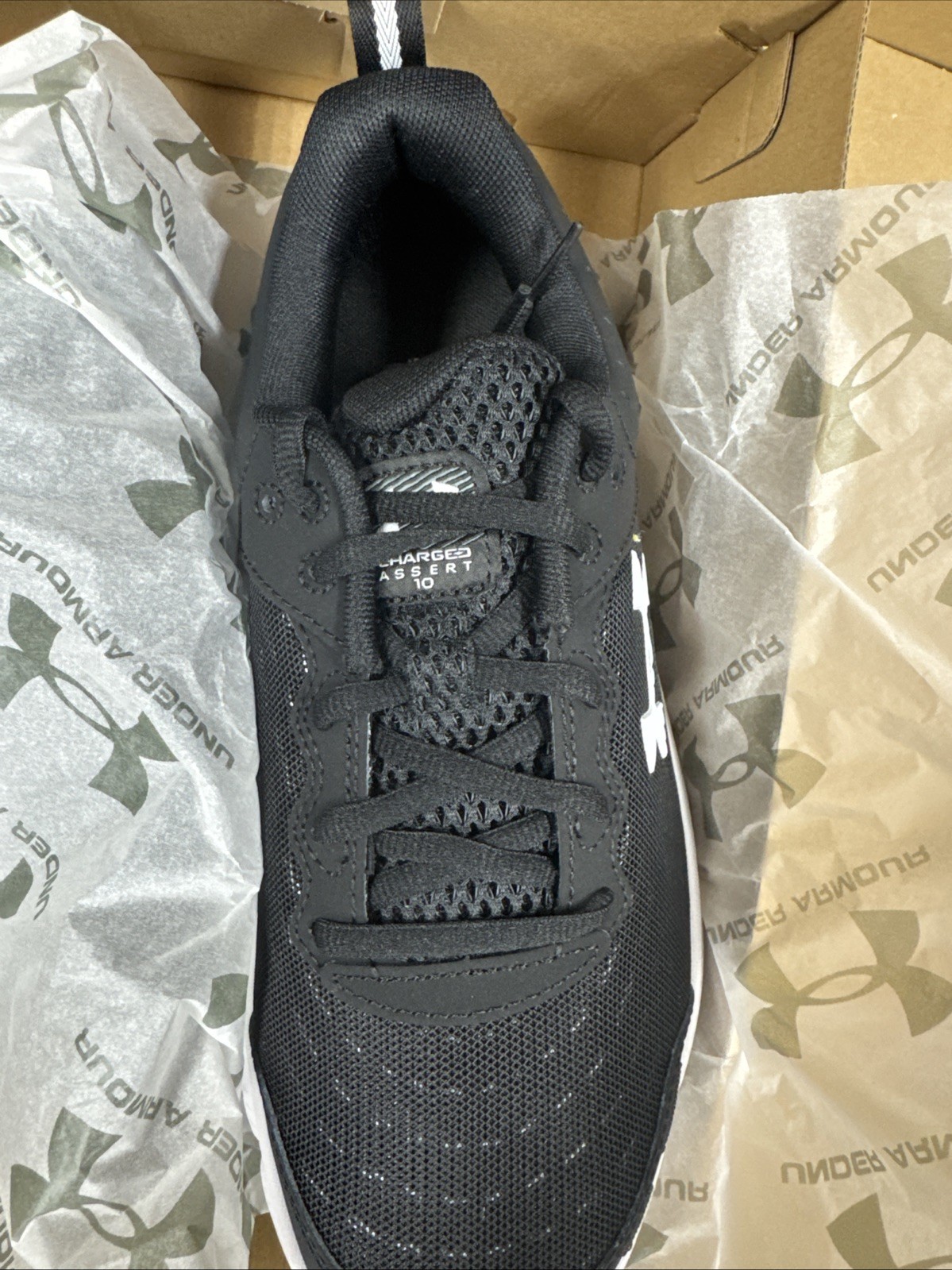 Under Armour Men’s UA Charged Assert Wide (4E) Running Shoes Black White 7.5