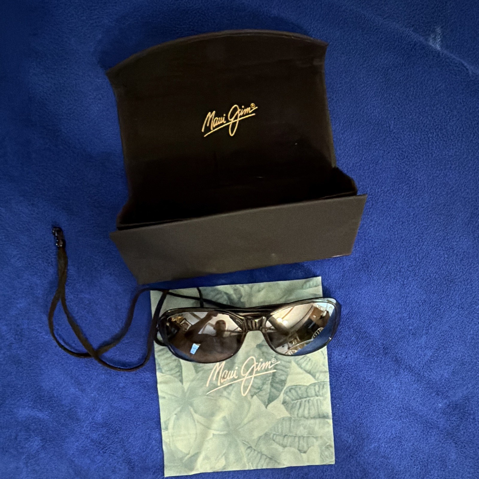 Maui Jim Men’s Wrap Polarized Sunglasses Black Frame/Gray Lens w/ Case & Cloth