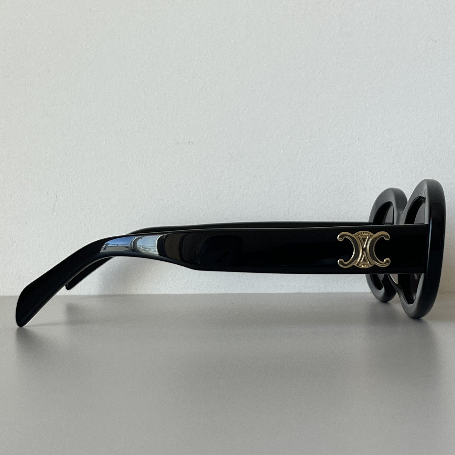 Celine CL40194 Triomphe Oval Shiny Black Sunglasses