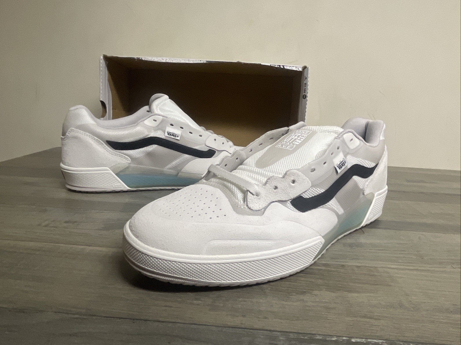 Vans AVE 2.0 White/Black/Blue Skateboarding Skate Shoes Sneakers Men’s Size 12