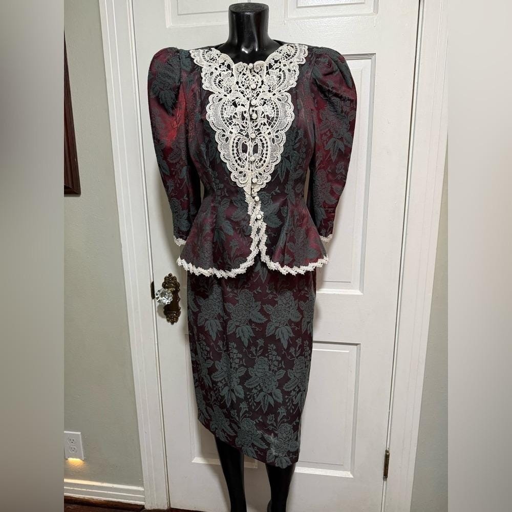 Vintage Lace Two Piece Outfit Suit Skirt Long Sleeve Size 5/6 Damask Pattern