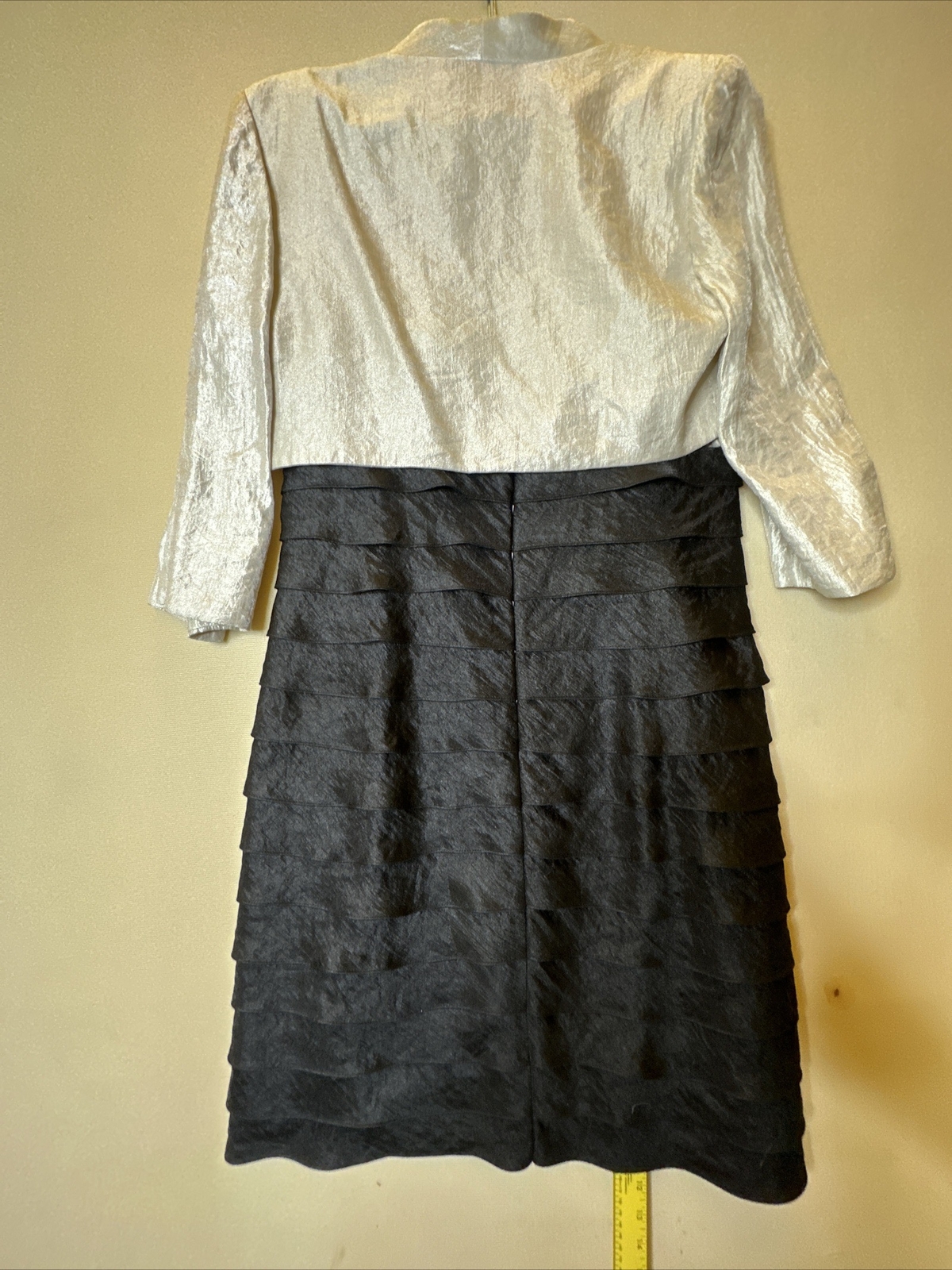 WILLOW GLENN Shimmer White Black Tiered Evening Dress & Jacket Size 16 RN 70643